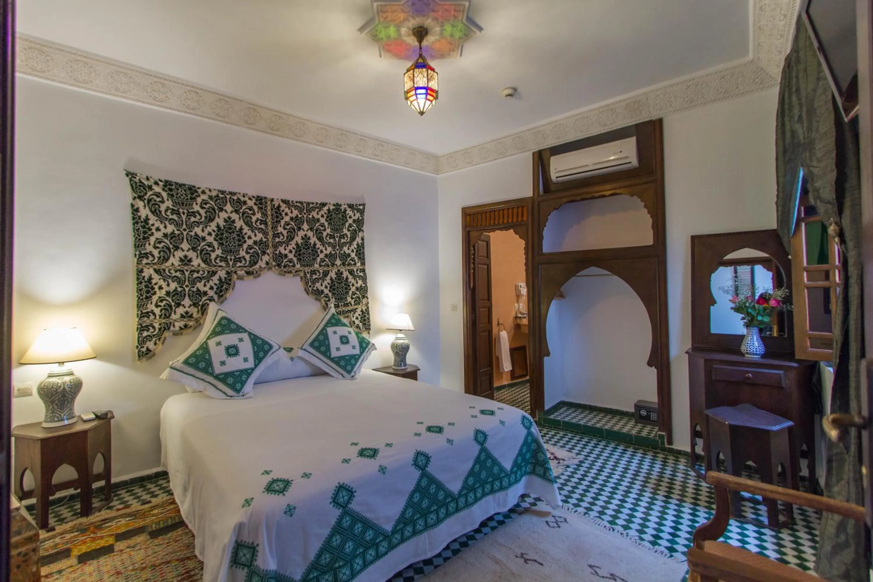 Bed in Dar Fes Medina Ziat