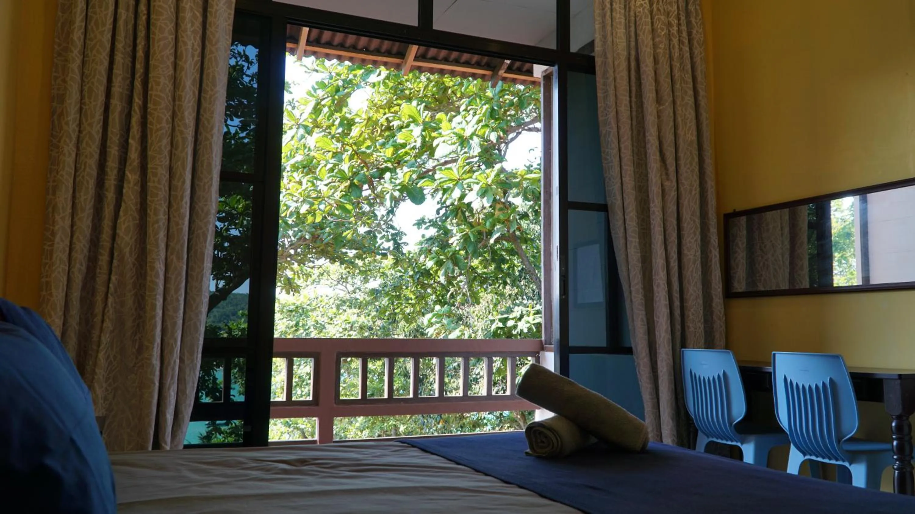 Bed in D Rock Garden Resort