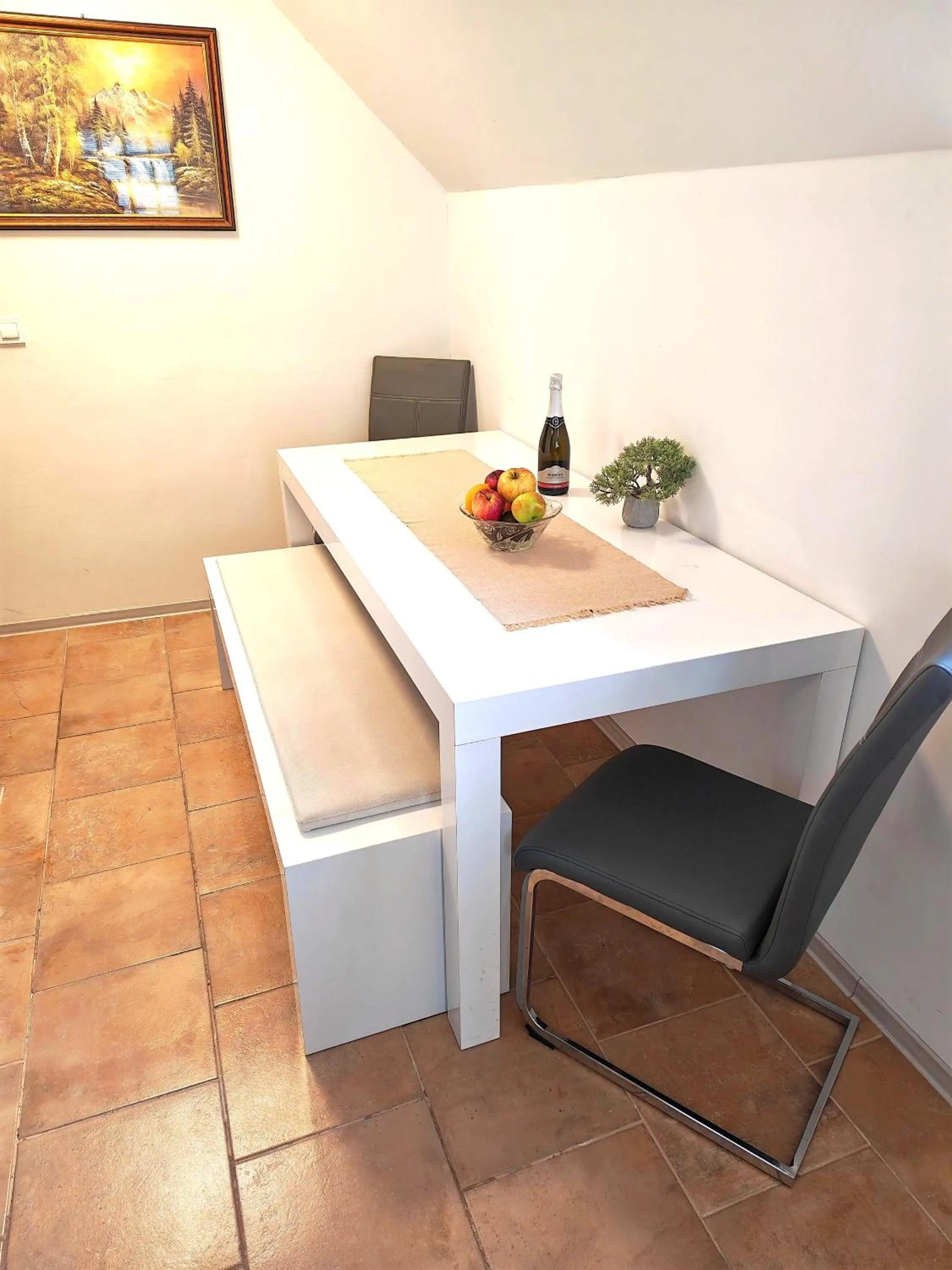 Dining area in Apartments Karin