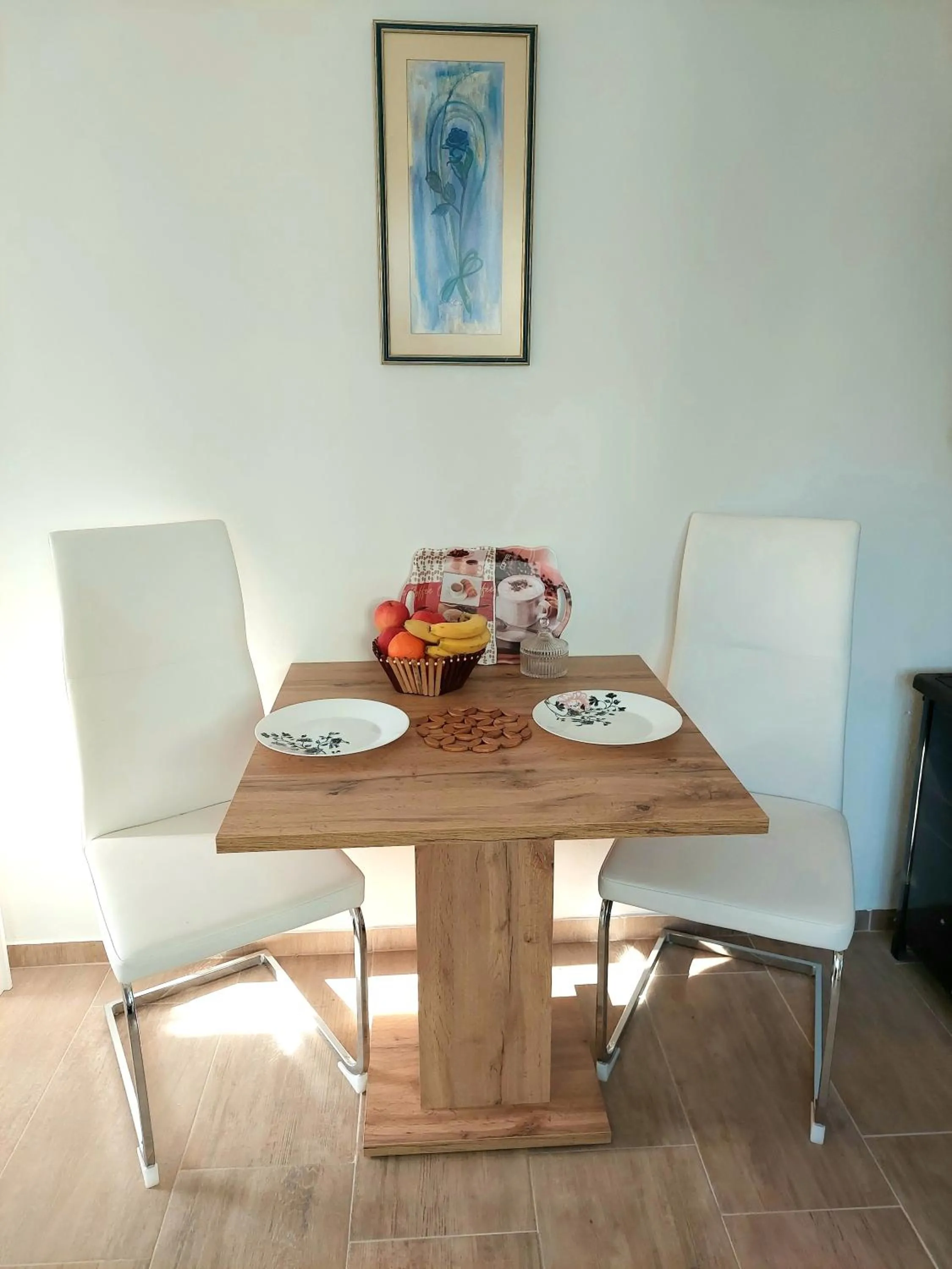 Dining area in Apartments Karin