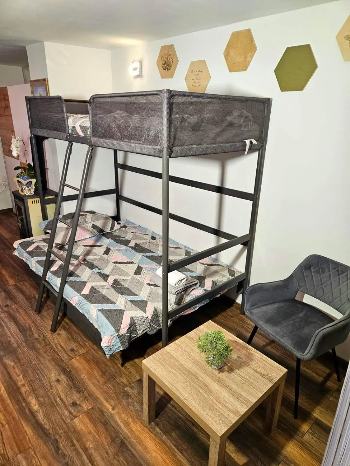 bunk bed, Bed in Apartments Karin