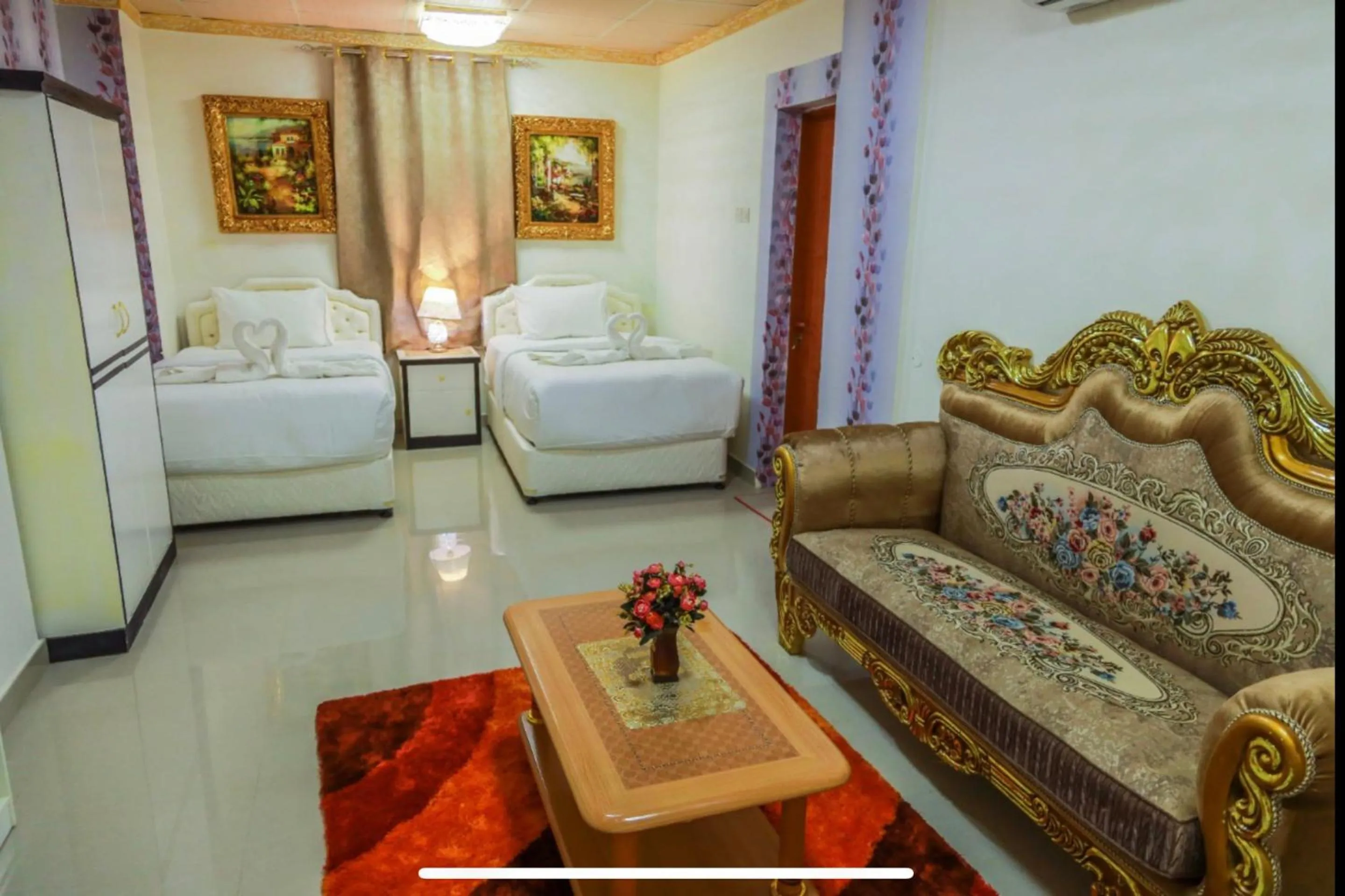 Bedroom, Bed in Capital O 141 Golden Rays Hotel