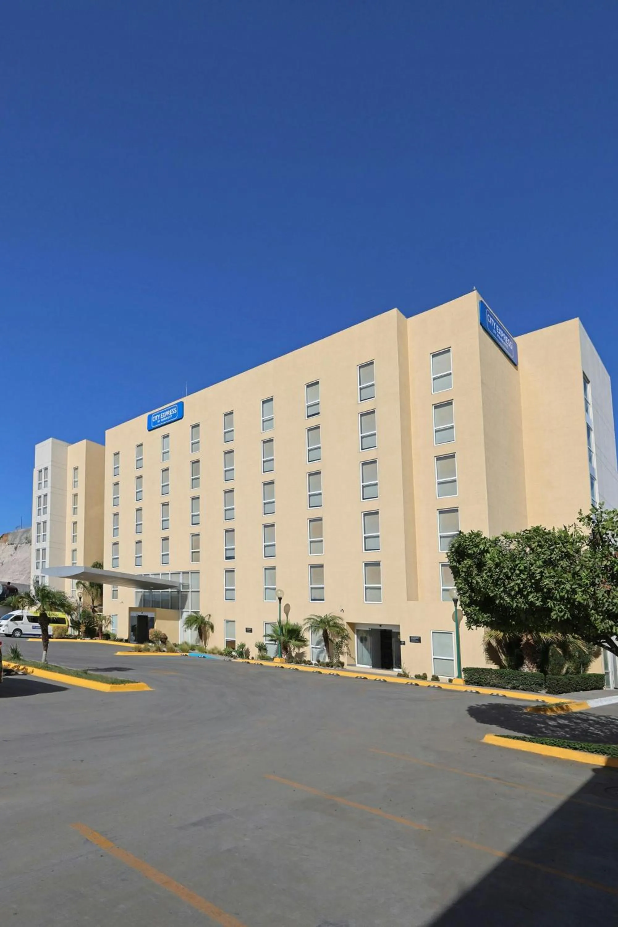 Property building in City Express by Marriott Tijuana Insurgentes