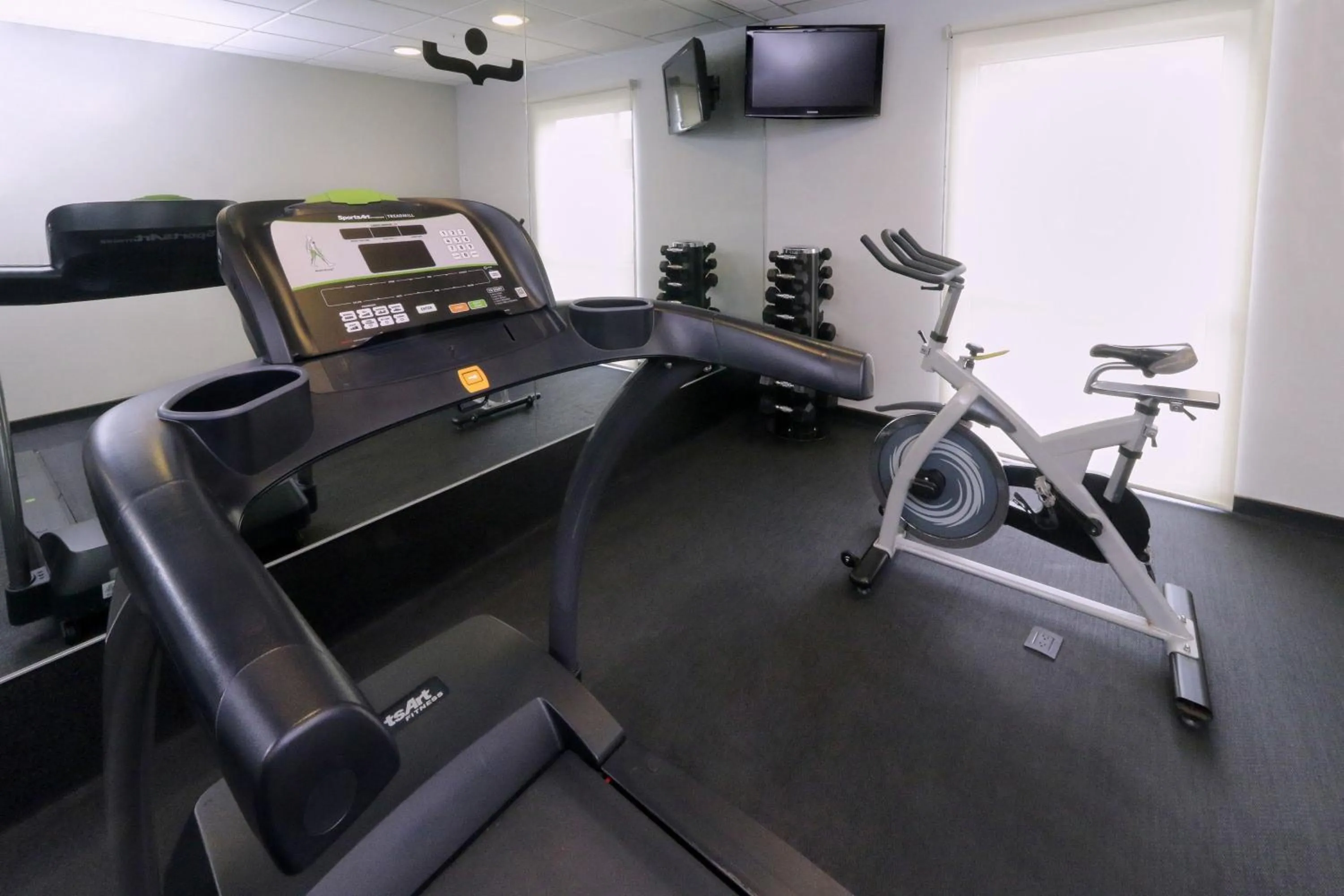 Fitness centre/facilities in City Express by Marriott Tijuana Insurgentes