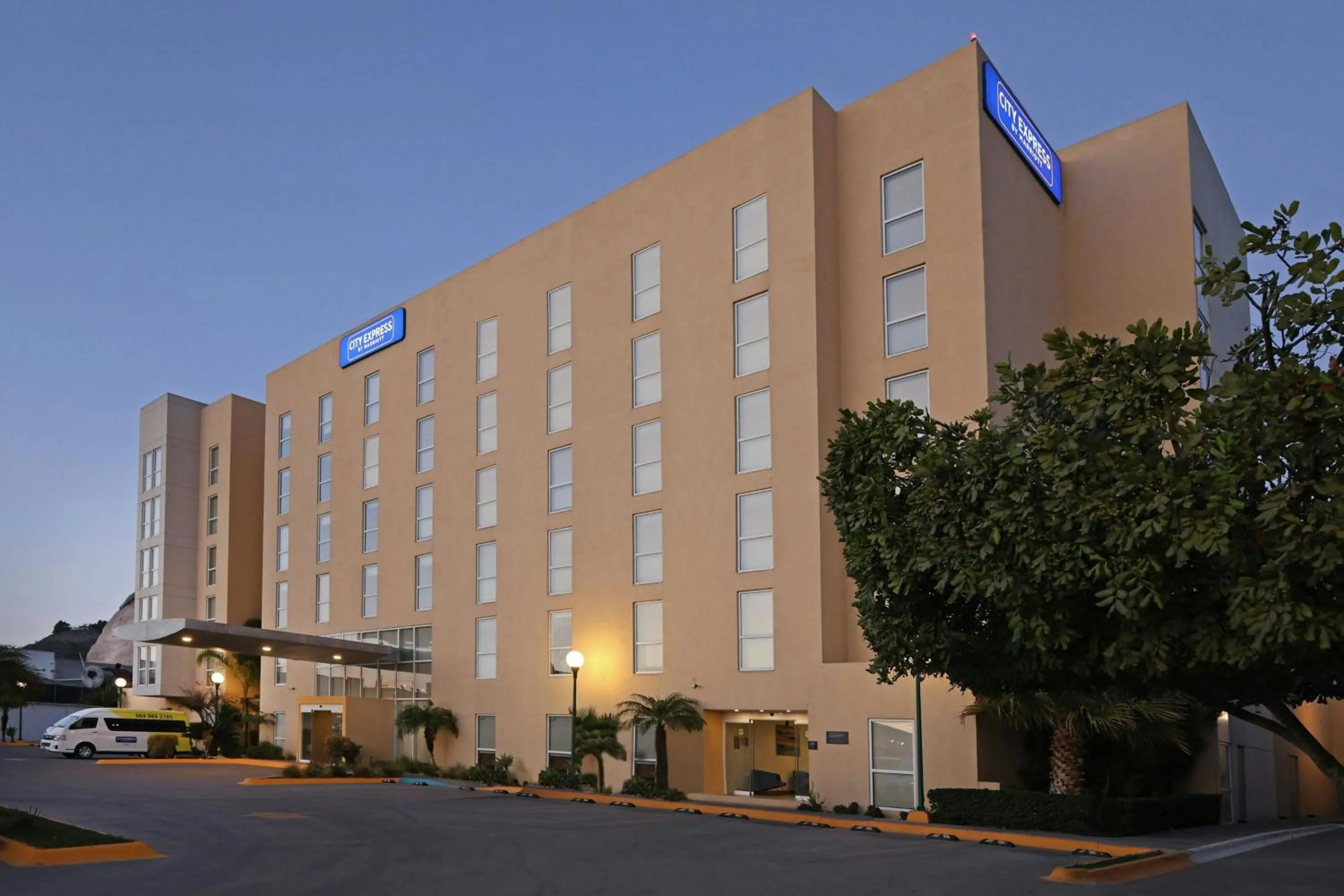 Property building in City Express by Marriott Tijuana Insurgentes