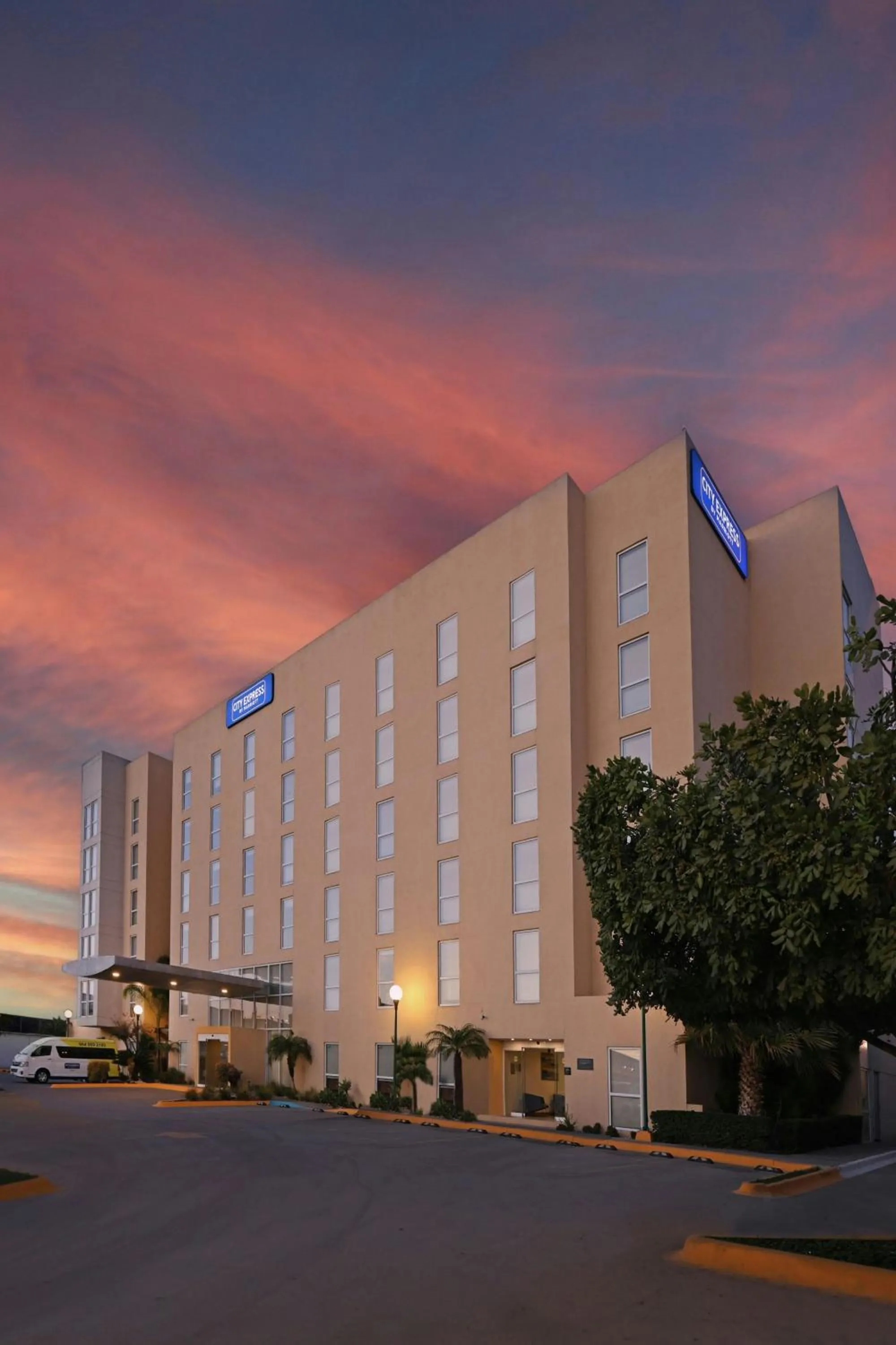 Property building in City Express by Marriott Tijuana Insurgentes