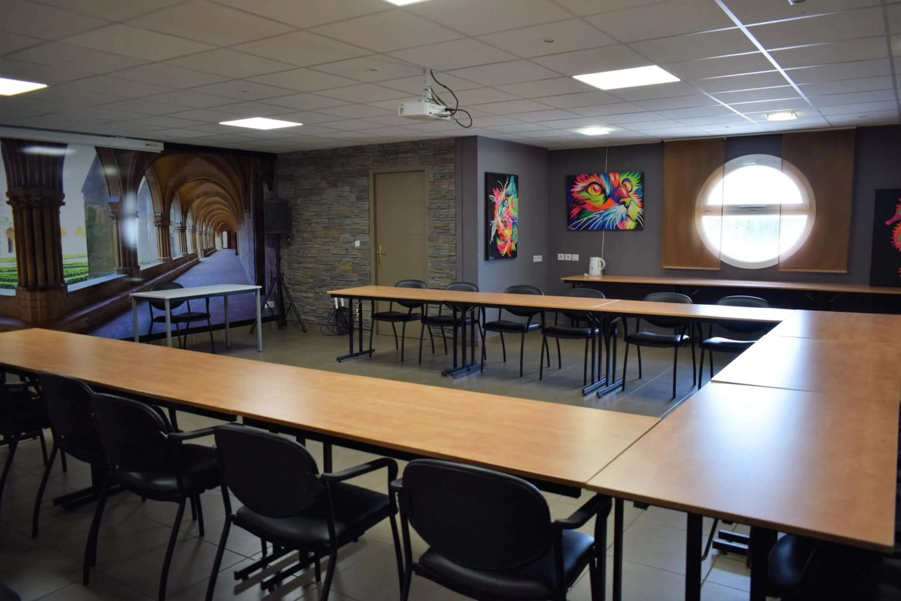 Meeting/conference room in Logis Hôtel La Fauceille