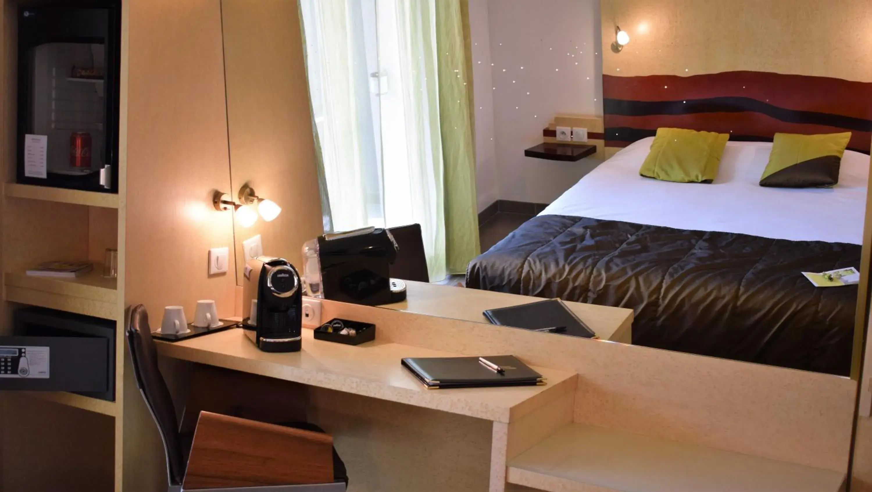 Double Room - single occupancy in Logis Hôtel La Fauceille Double Room - single occupancy in Logis Hôtel La Fauceille