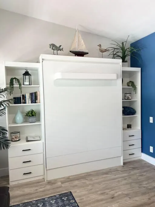 Aloha Apartments On the Intracoastal-Walk to the Beach