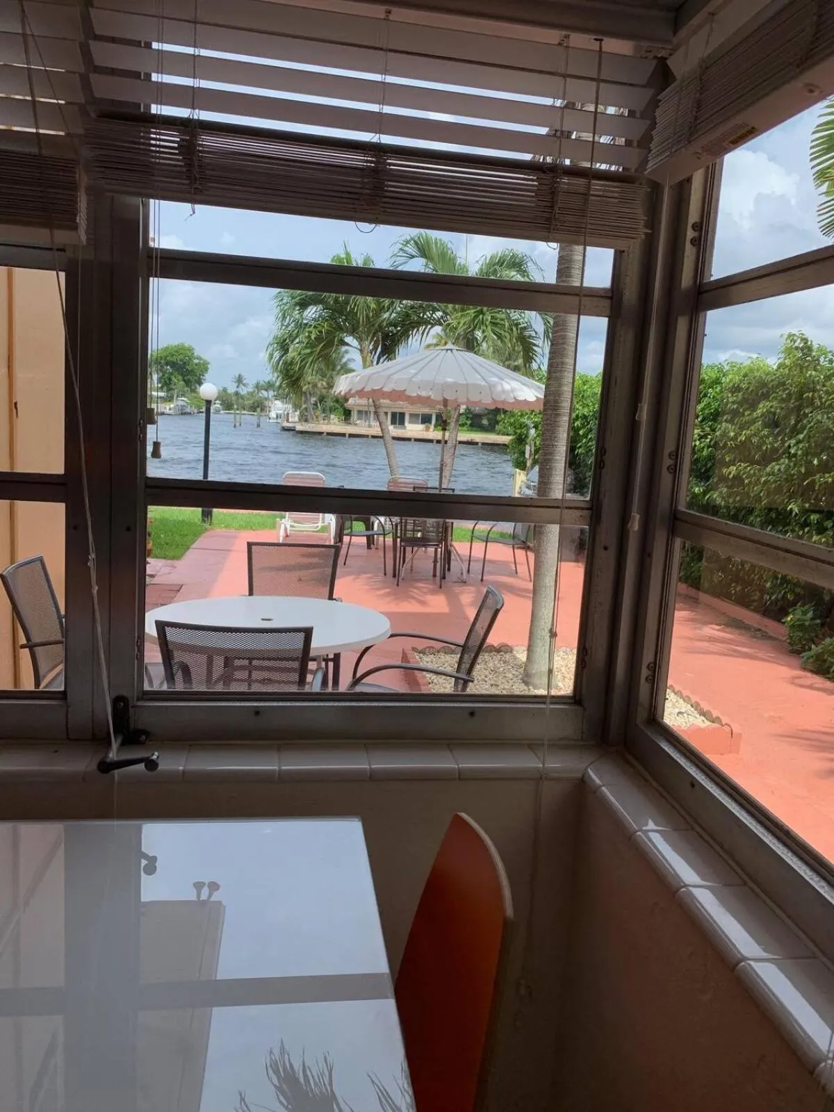Aloha Apartments On the Intracoastal-Walk to the Beach