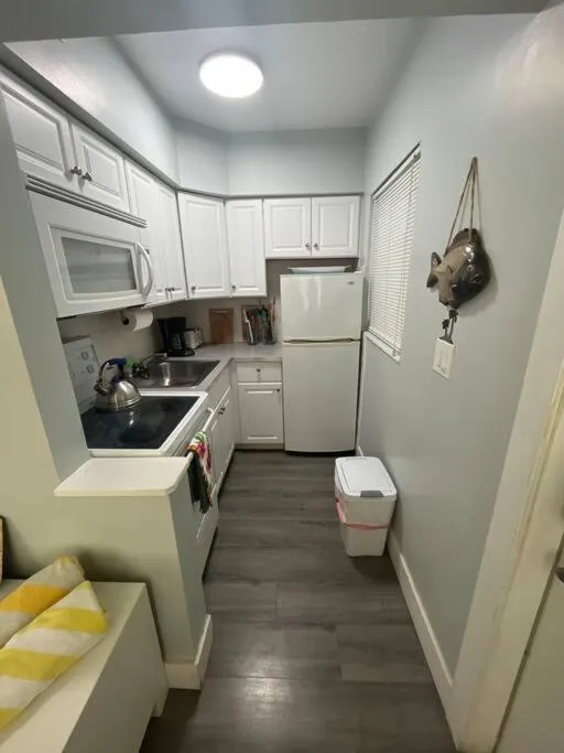 Aloha Apartments On the Intracoastal-Walk to the Beach