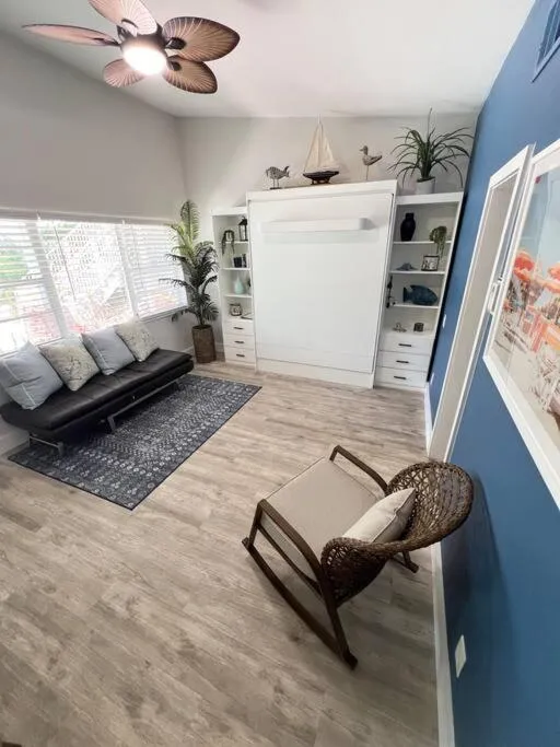 Aloha Apartments On the Intracoastal-Walk to the Beach