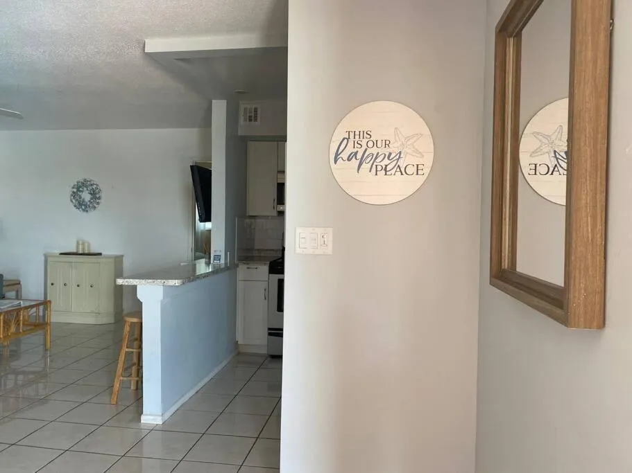 Aloha Apartments On the Intracoastal-Walk to the Beach