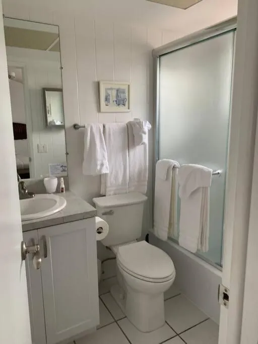 Aloha Apartments On the Intracoastal-Walk to the Beach