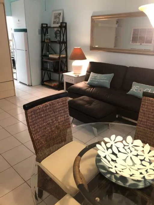 Aloha Apartments On the Intracoastal-Walk to the Beach