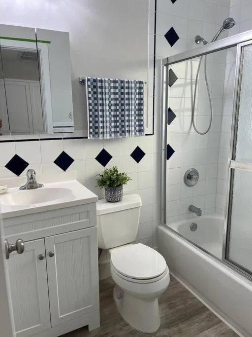 Aloha Apartments On the Intracoastal-Walk to the Beach