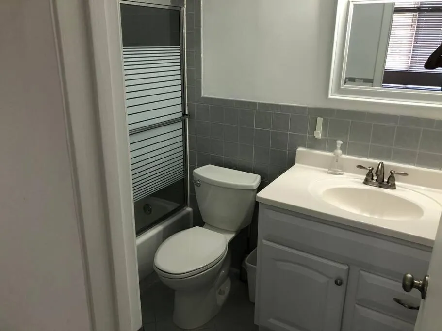 Aloha Apartments On the Intracoastal-Walk to the Beach