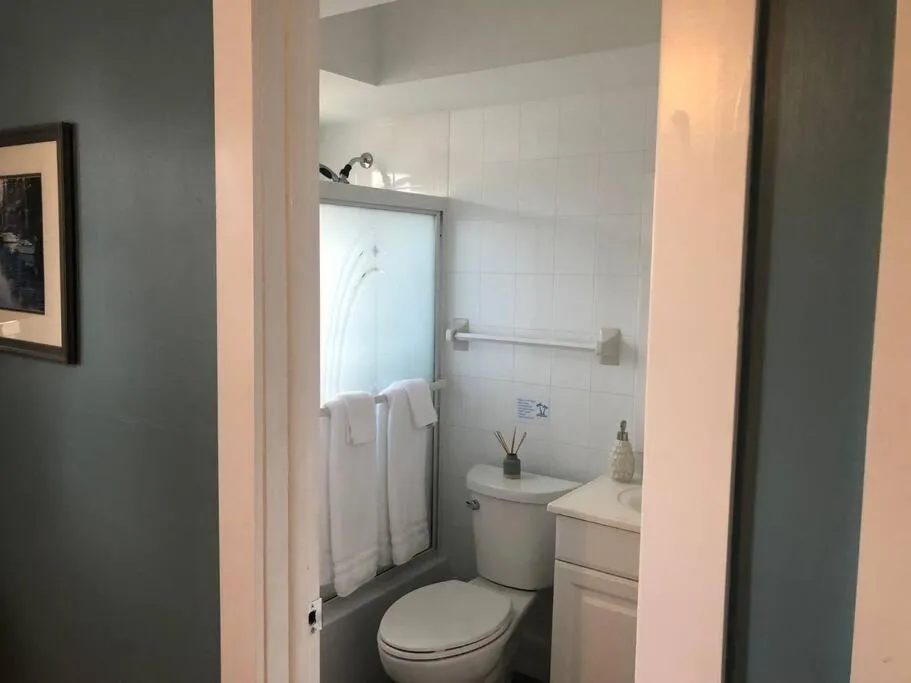 Aloha Apartments On the Intracoastal-Walk to the Beach