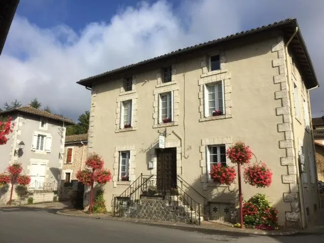 Facade/entrance in La Belle Vienne