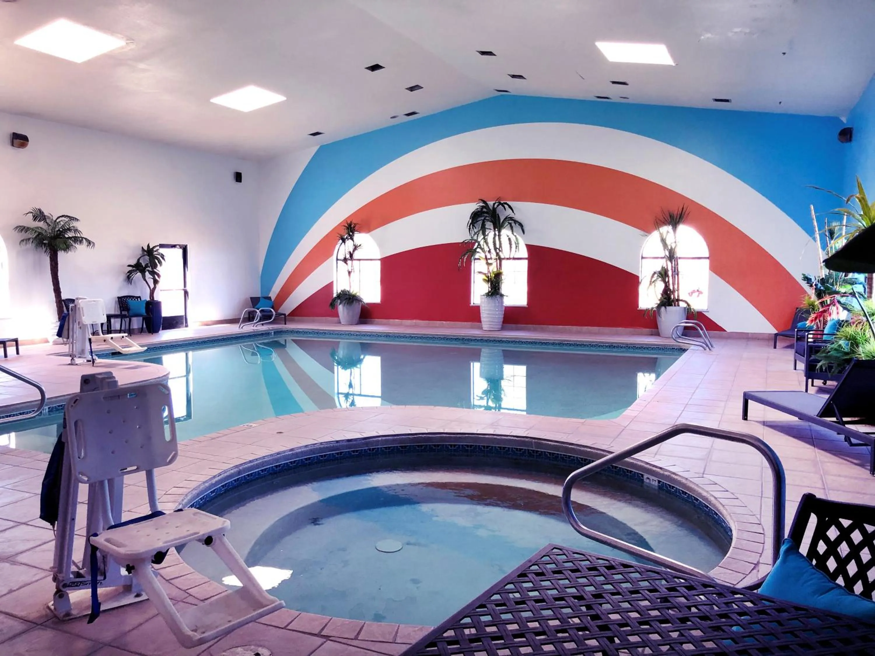 Swimming pool in NavajoLand Inn