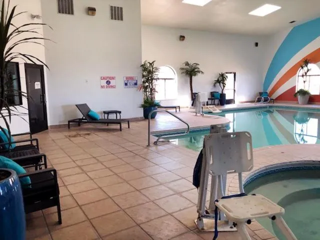 Swimming pool in NavajoLand Inn