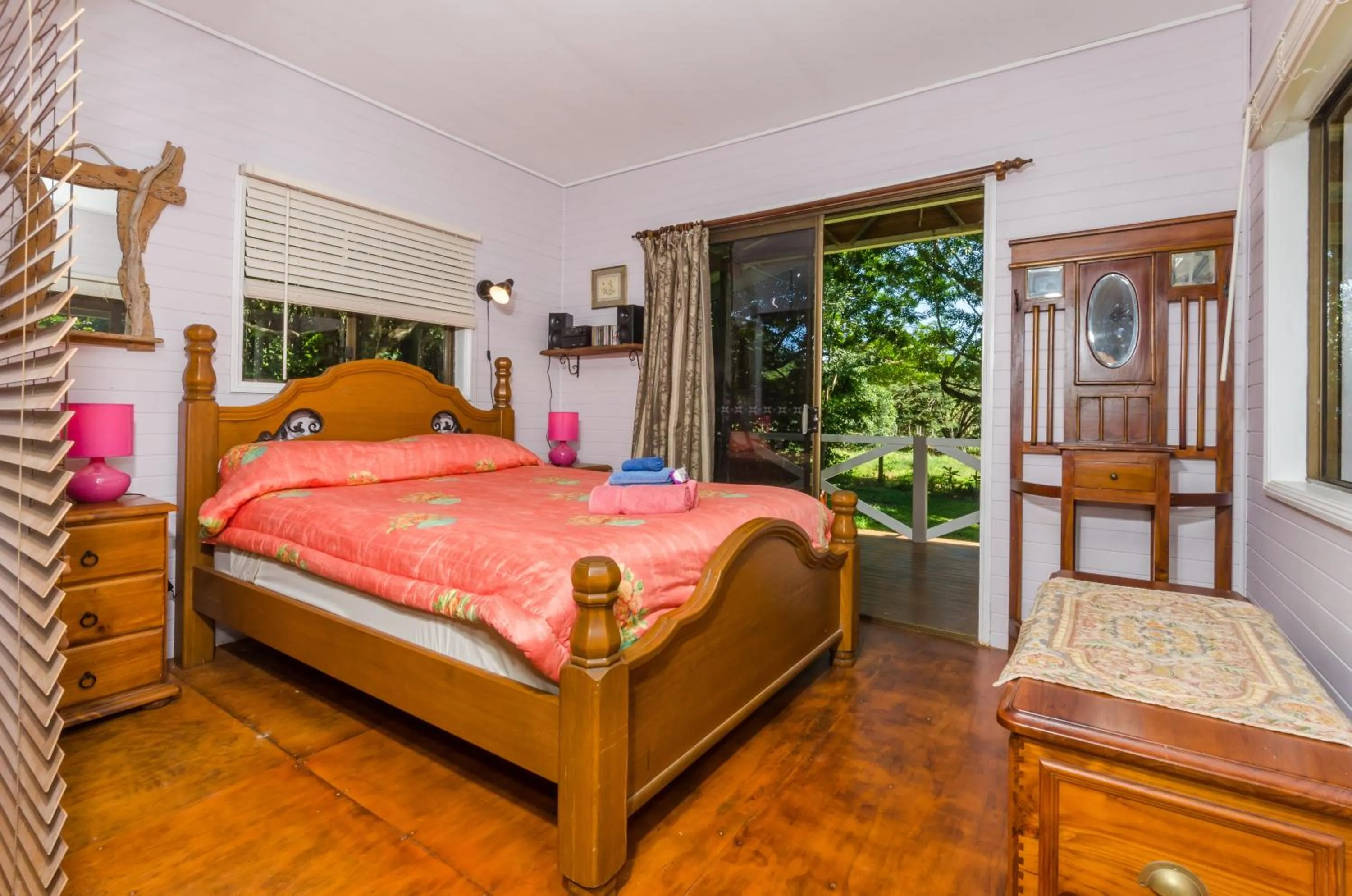 Bed in Epiphyte B & B