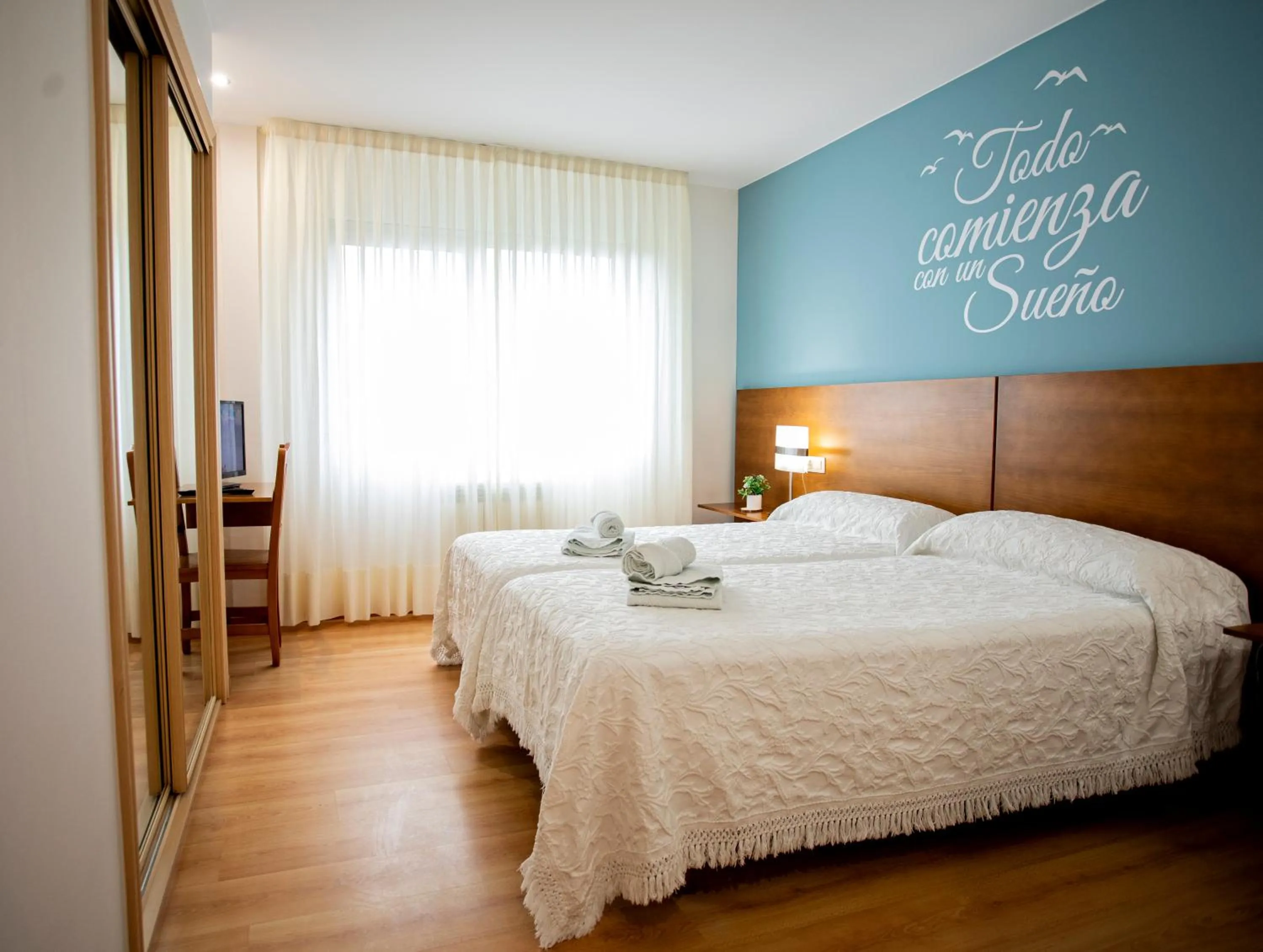 Superior Twin Room in CASA CINES