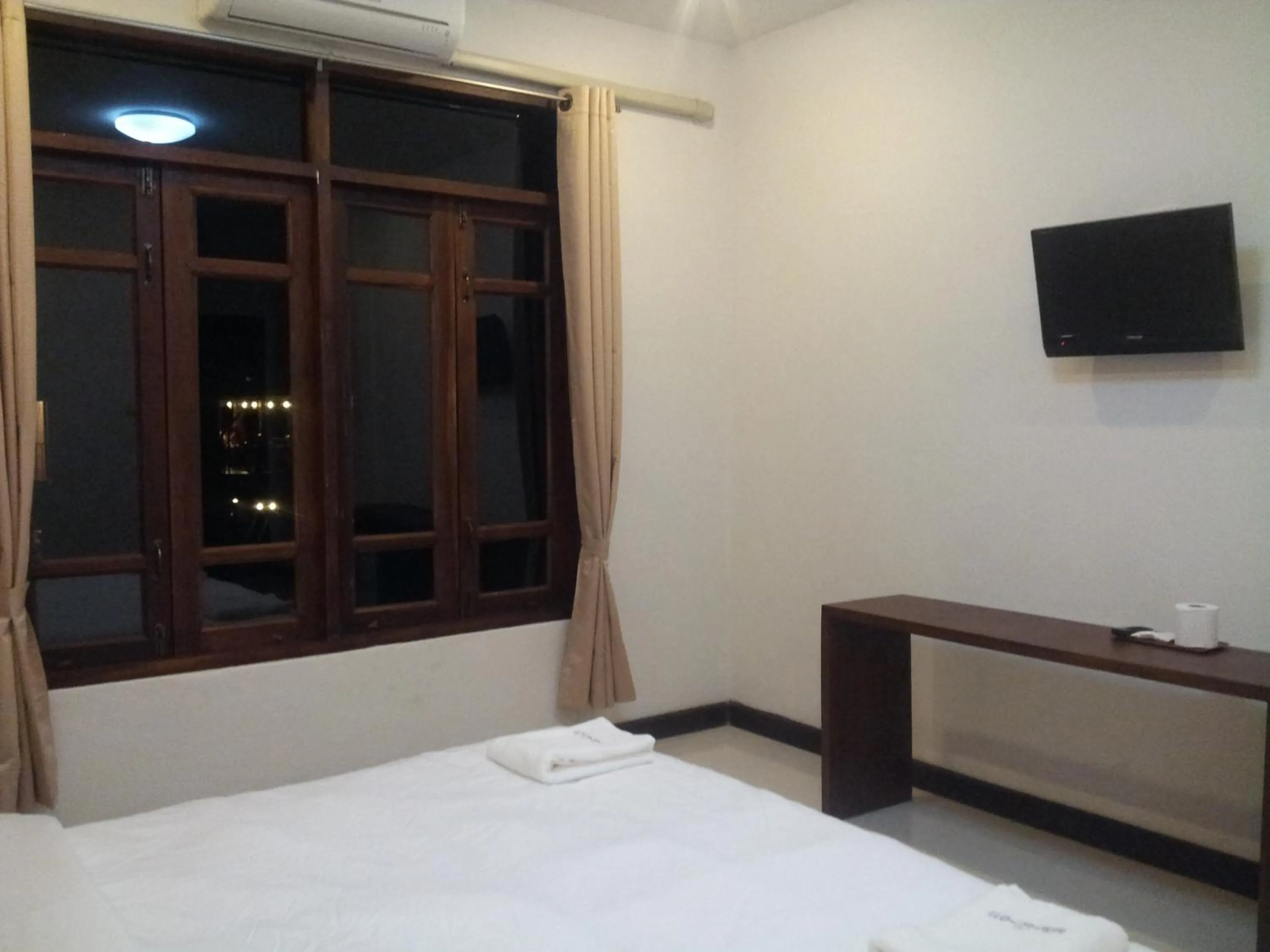 Bed in Norn Nab Dao Rimkhong