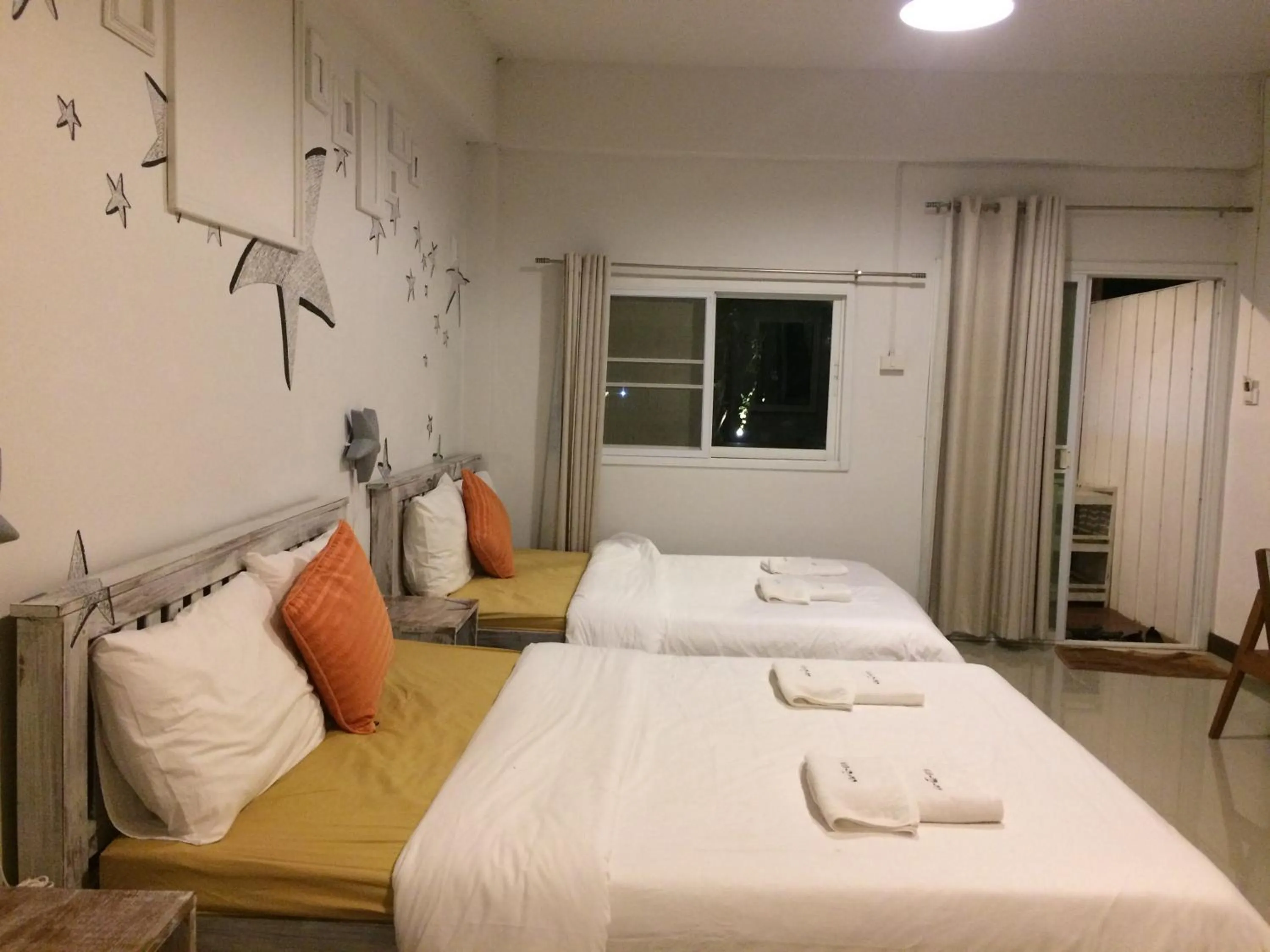 Bed in Norn Nab Dao RimPhu Resort