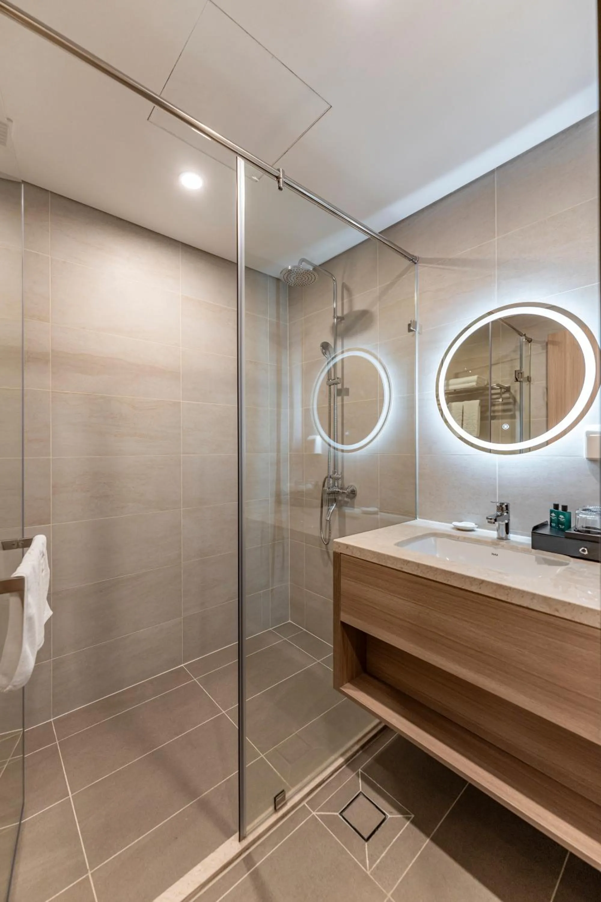 Shower in Garden View Court Suites Ho Chi Minh City