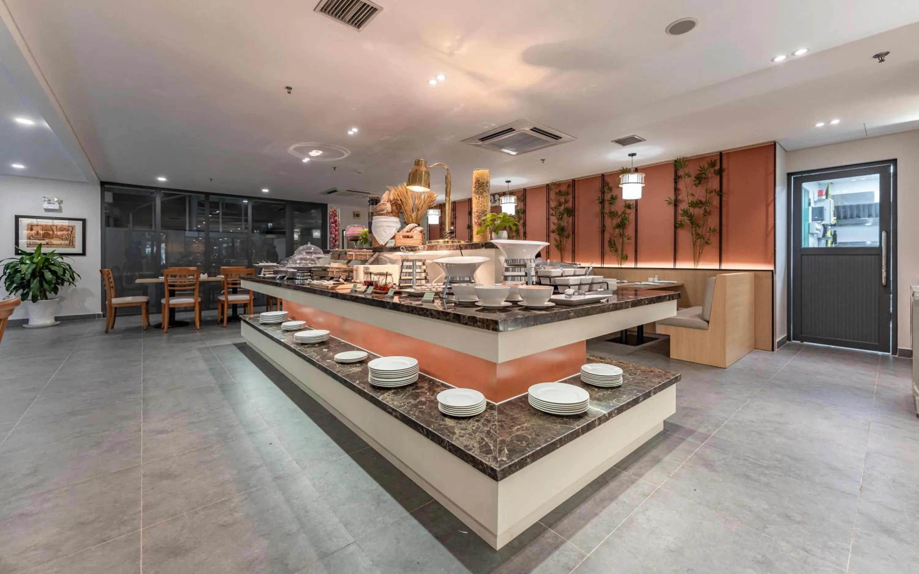 Restaurant/places to eat in Garden View Court Suites Ho Chi Minh City