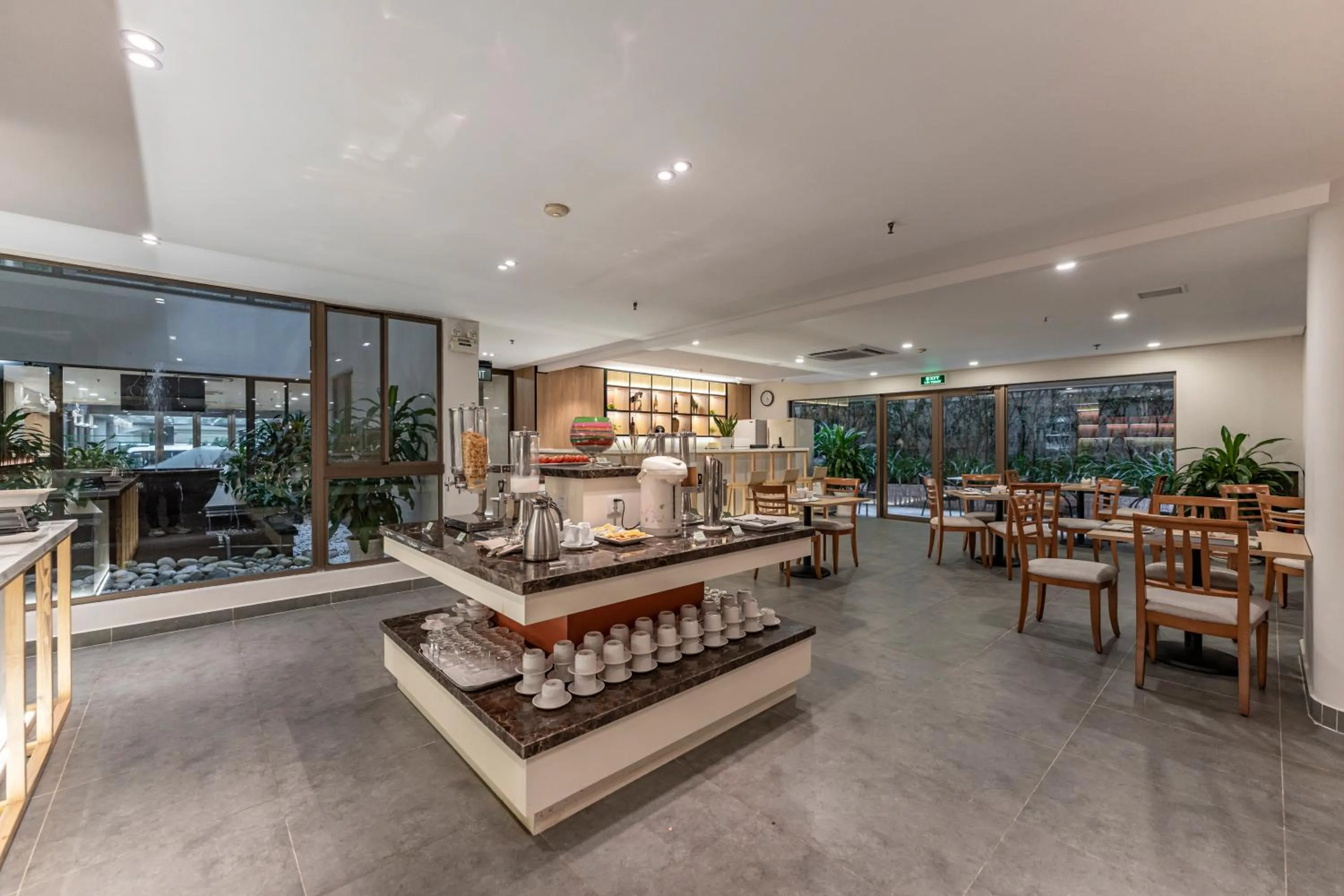 Restaurant/places to eat in Garden View Court Suites Ho Chi Minh City