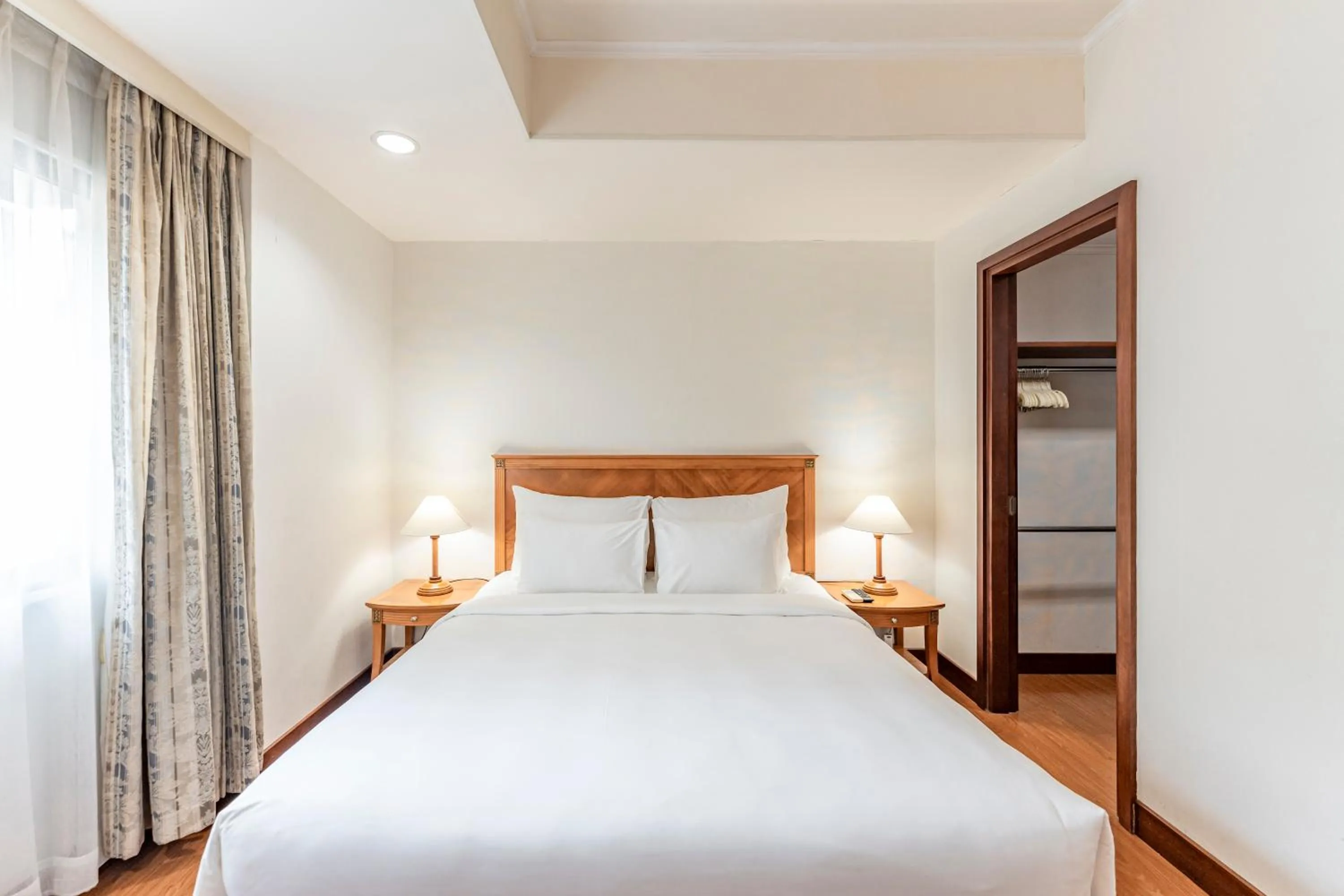 Bed in Garden View Court Suites Ho Chi Minh City