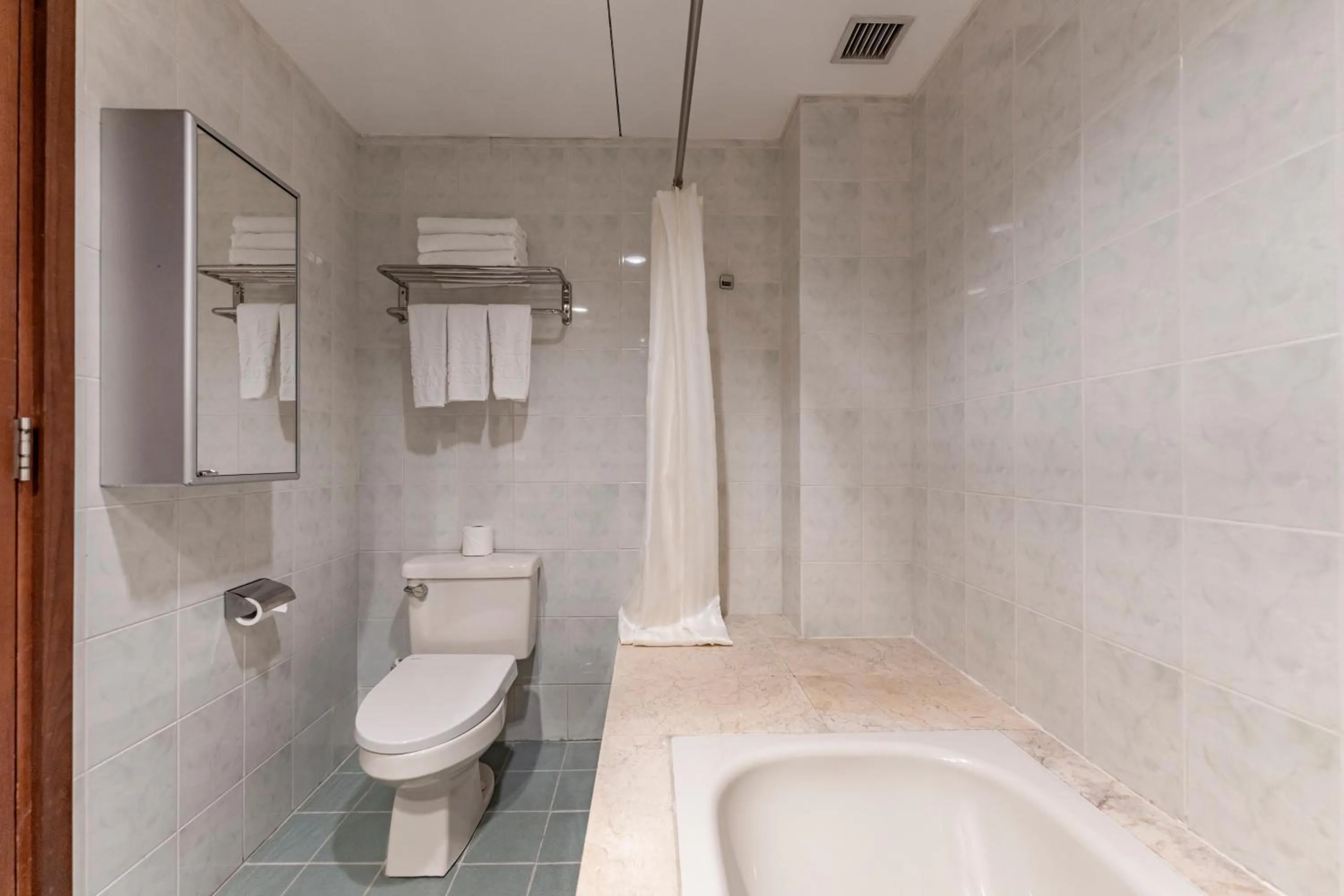 Shower in Garden View Court Suites Ho Chi Minh City