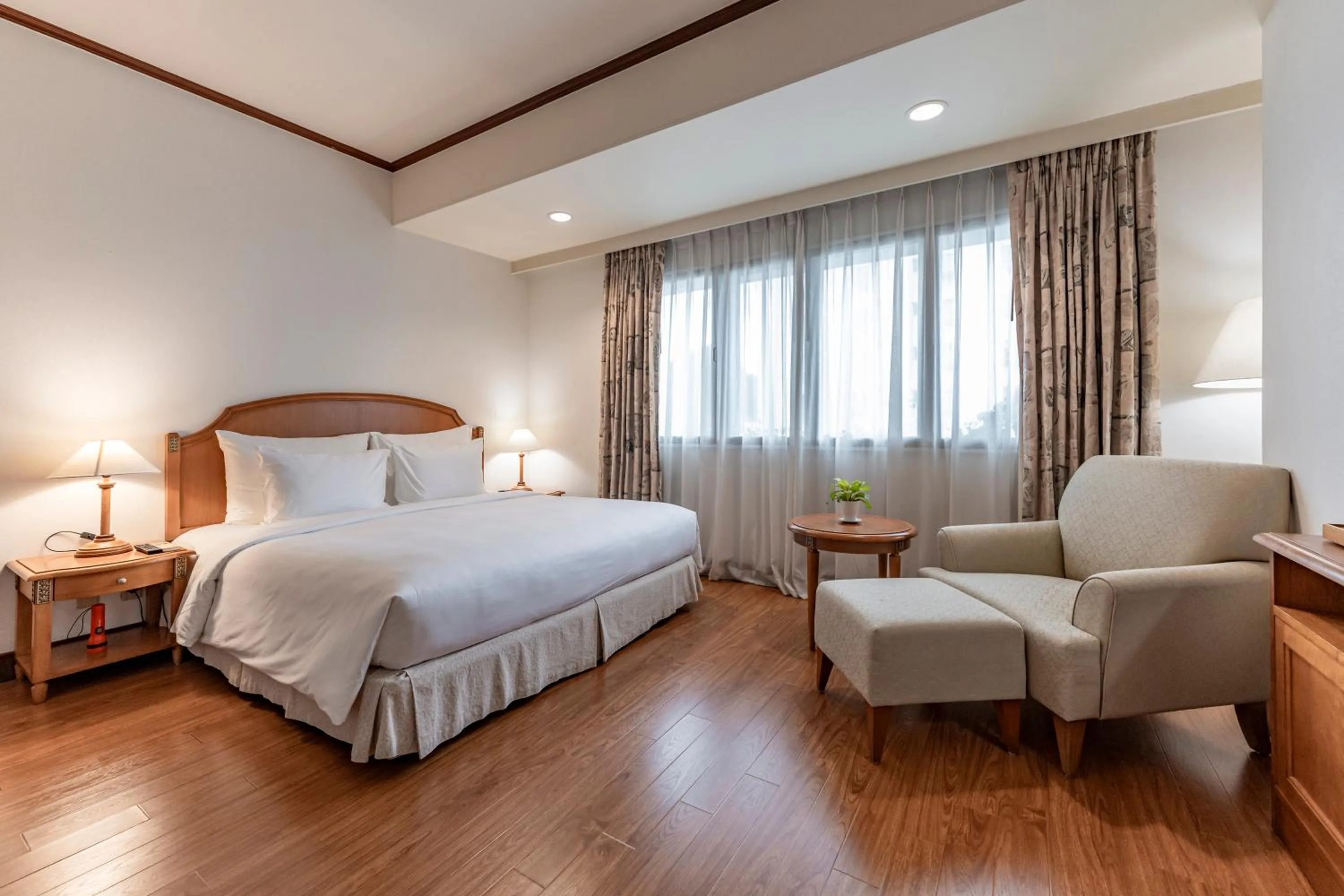 Bed in Garden View Court Suites Ho Chi Minh City
