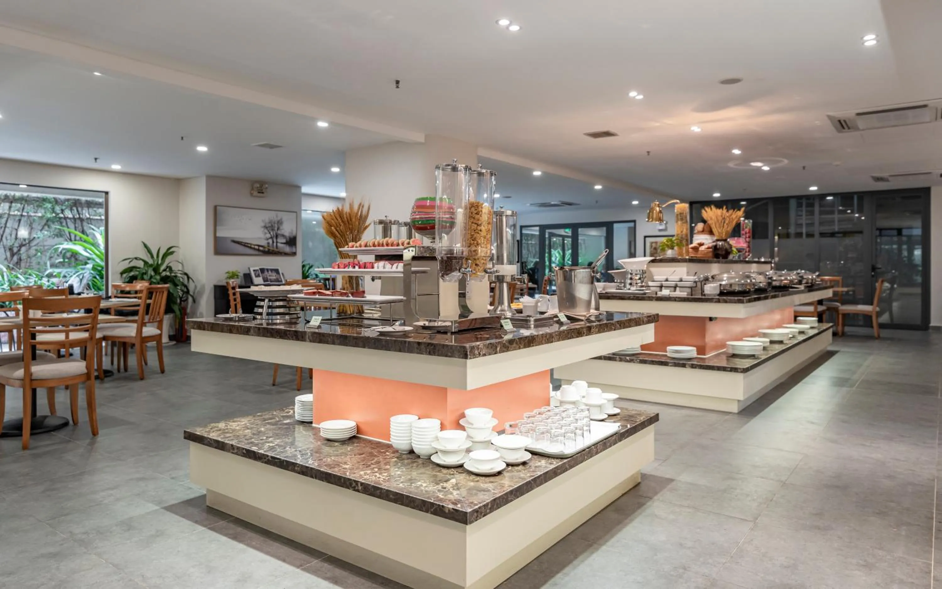 Restaurant/places to eat in Garden View Court Suites Ho Chi Minh City