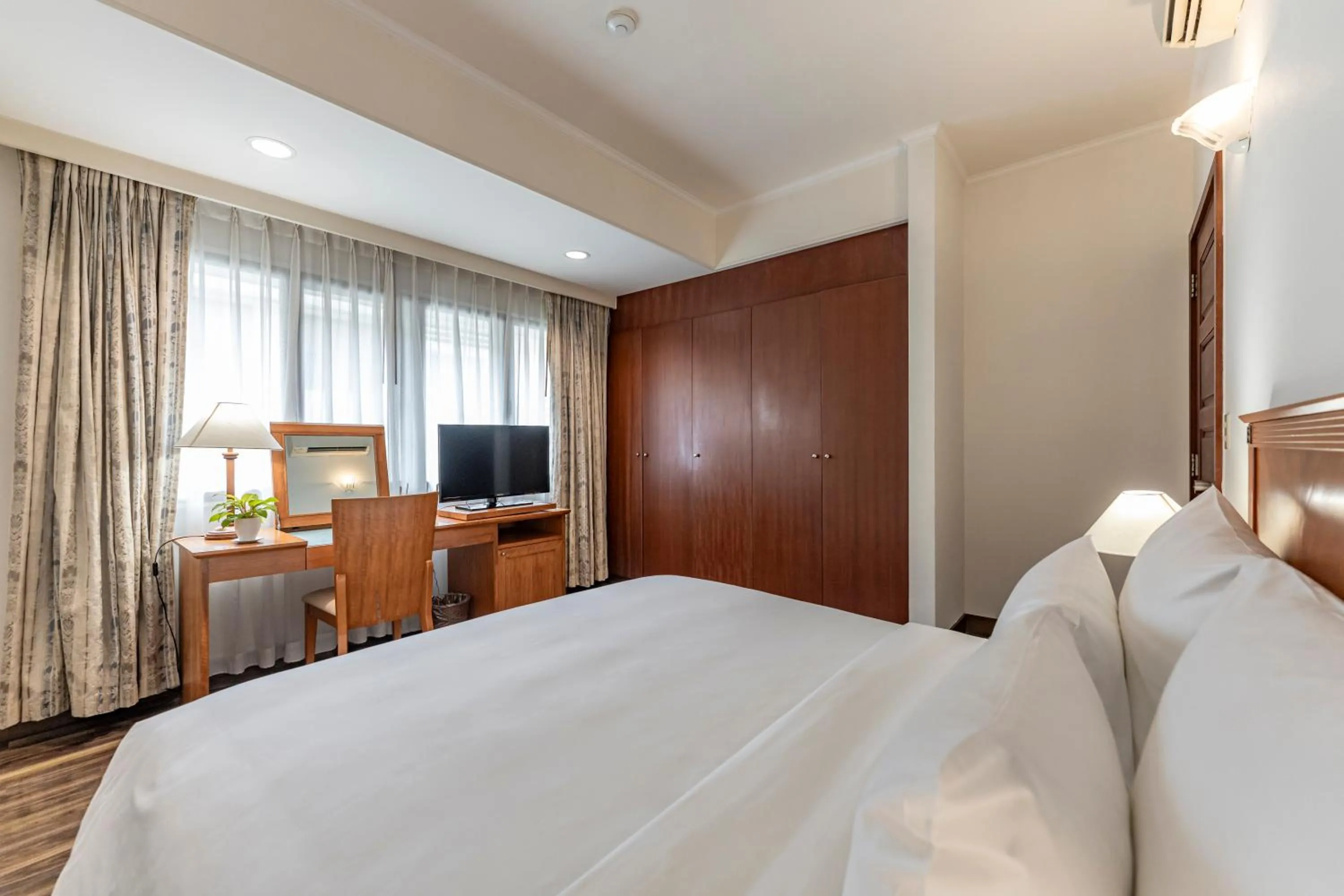 Bed in Garden View Court Suites Ho Chi Minh City