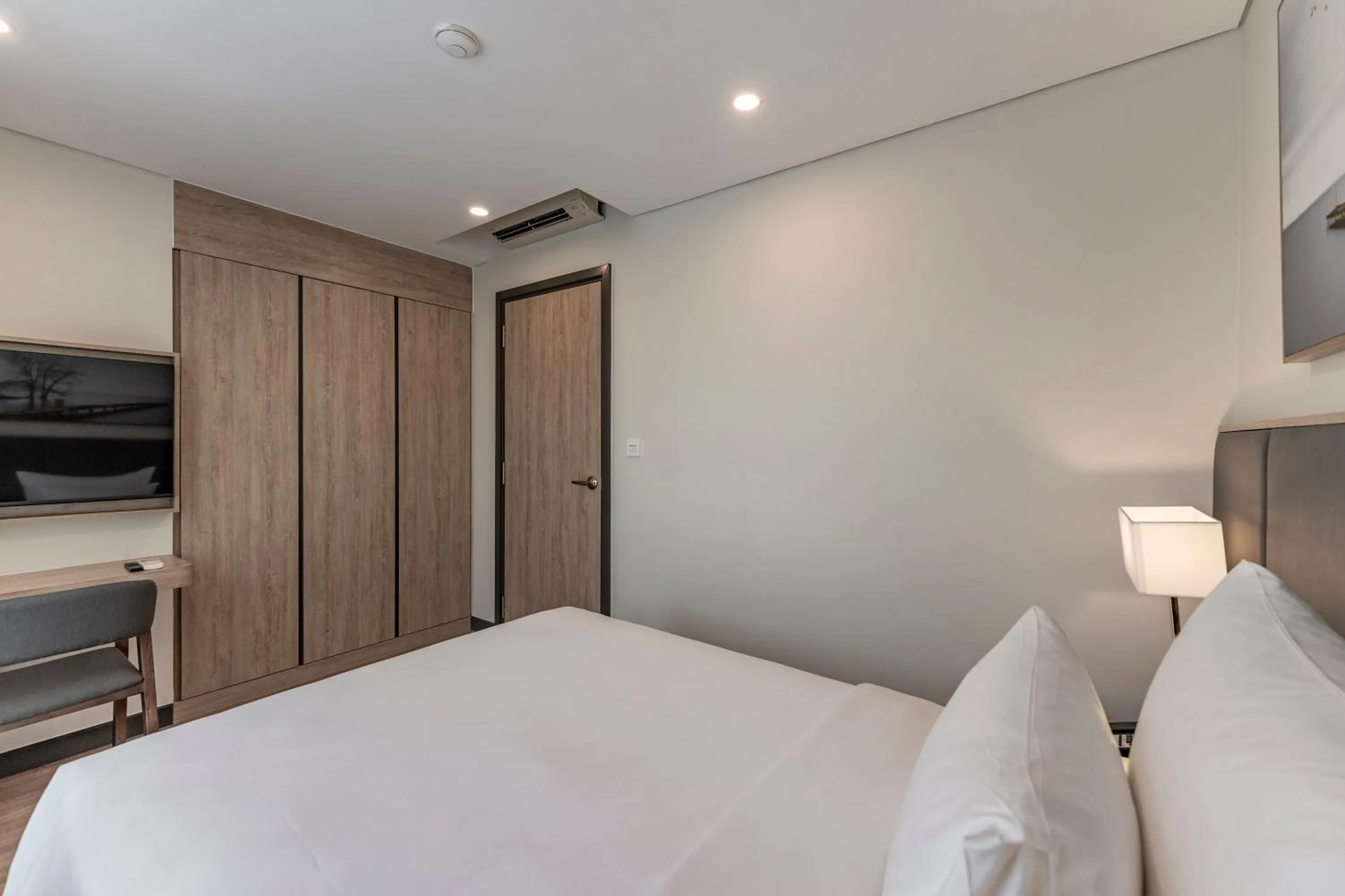 Bed in Garden View Court Suites Ho Chi Minh City