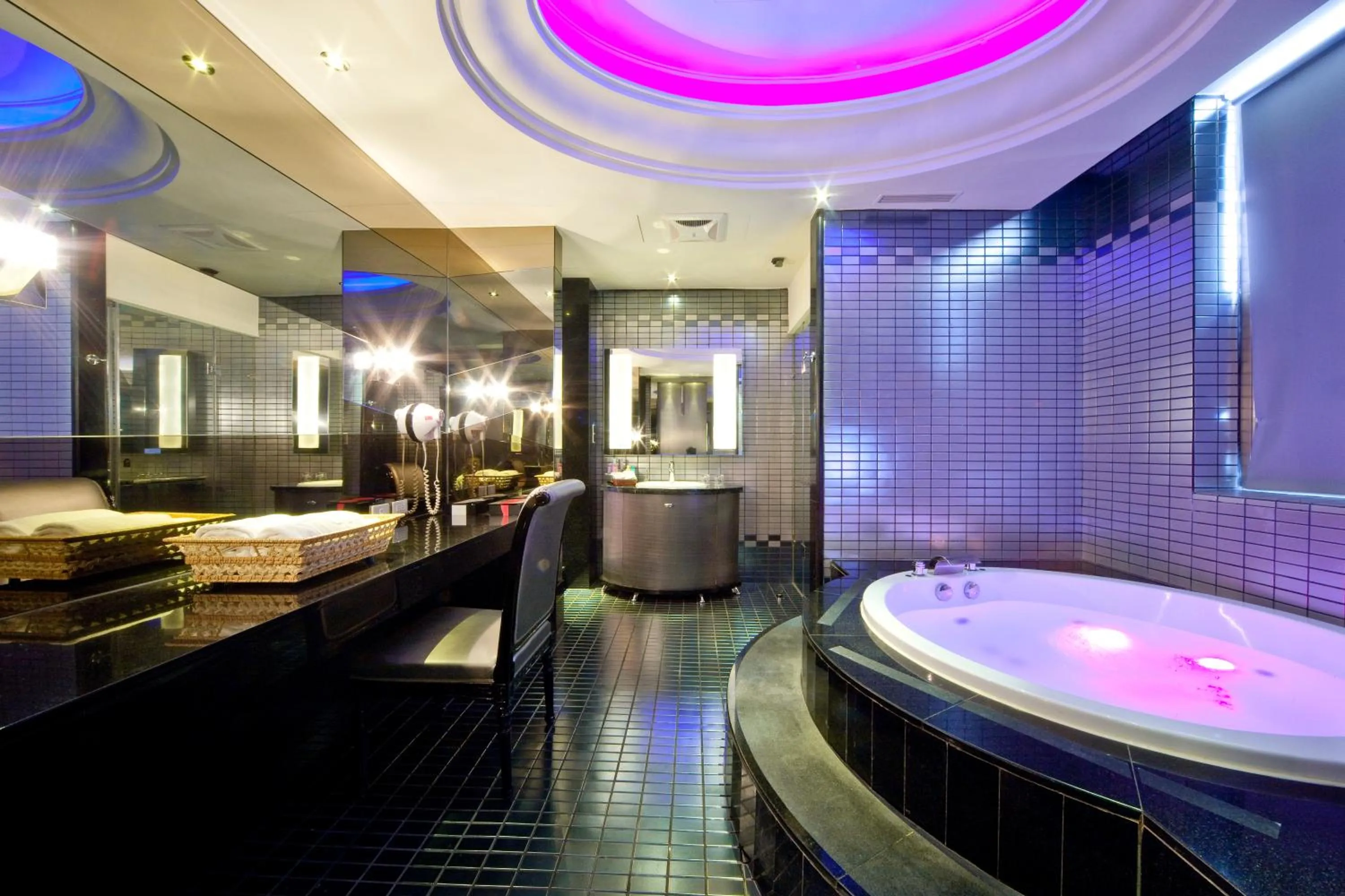 Toilet in Wego Hotel - Linsen