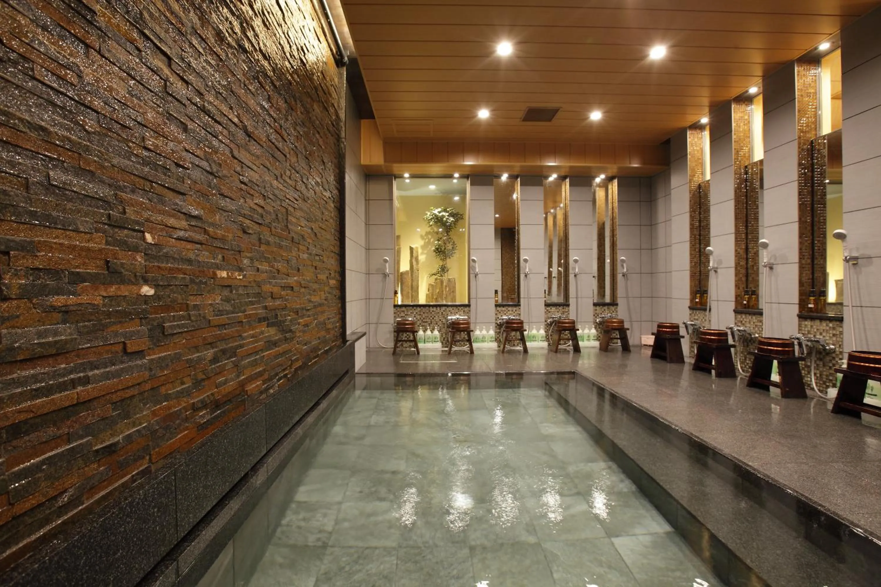 Swimming pool in Kinparo