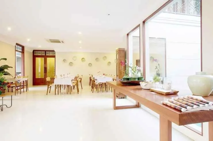 Restaurant/places to eat in Seminyak Lagoon All Suites Hotel