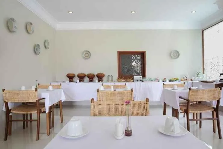 Restaurant/places to eat in Seminyak Lagoon All Suites Hotel