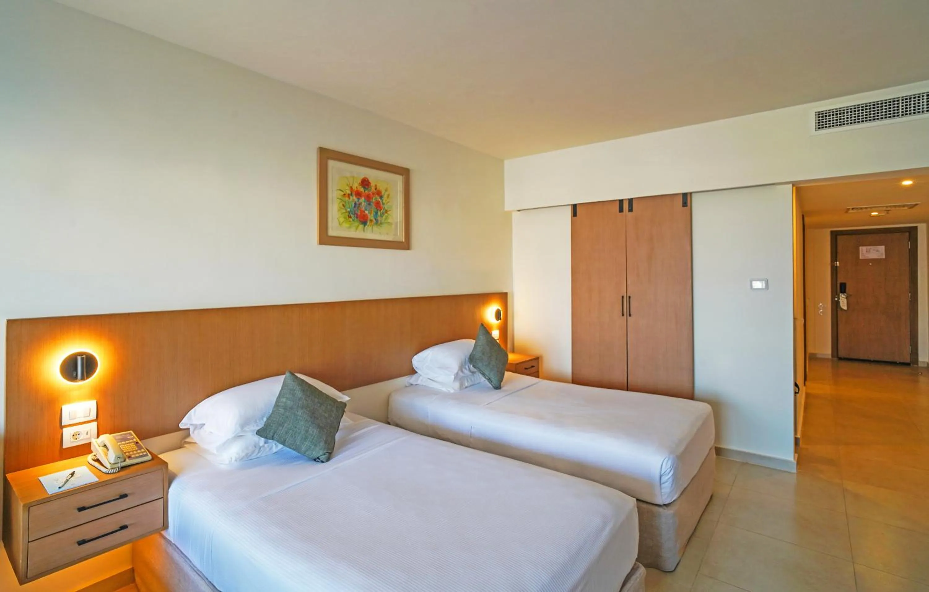 Photo of the whole room, Bed in Safir Sharm Waterfalls Resort