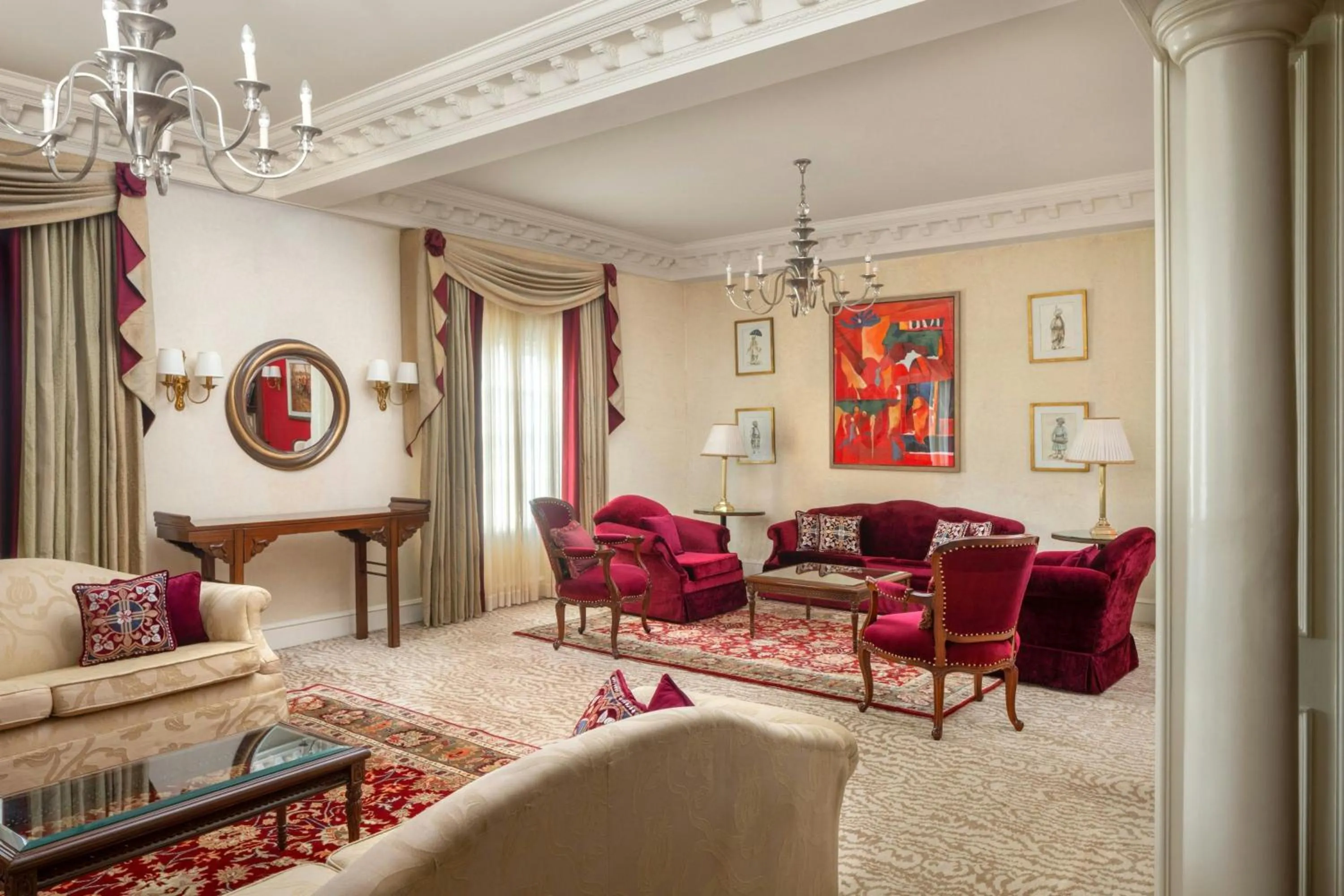 Living room in ITC Windsor, a Luxury Collection Hotel, Bengaluru