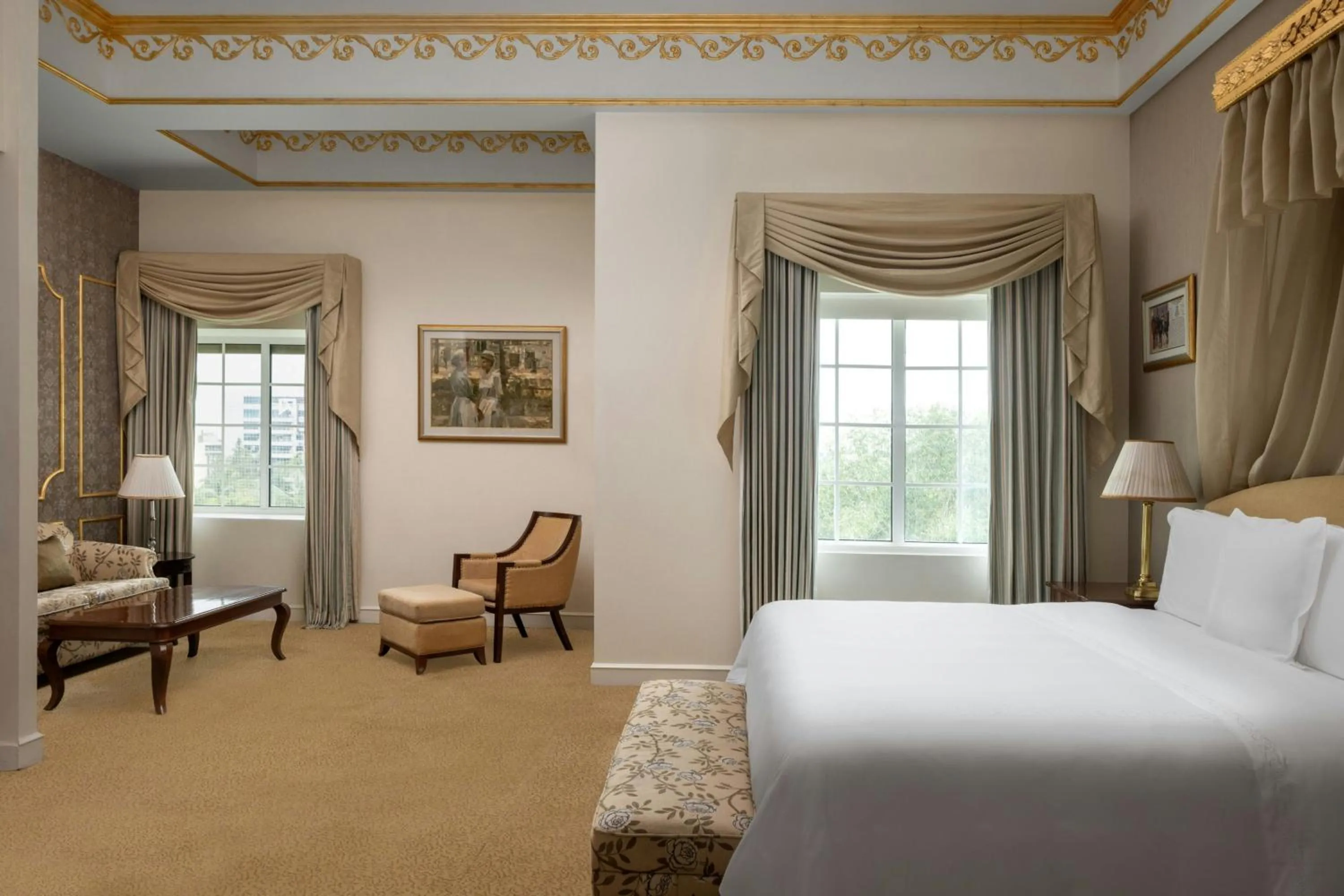 Bedroom, Bed in ITC Windsor, a Luxury Collection Hotel, Bengaluru