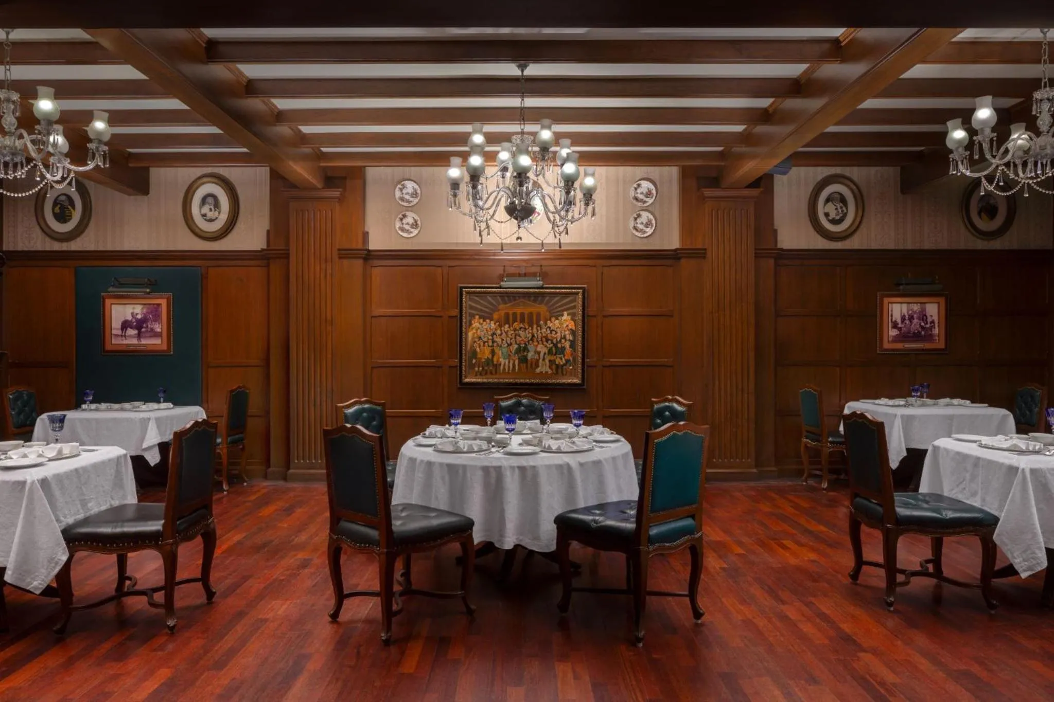 Restaurant/places to eat in ITC Windsor, a Luxury Collection Hotel, Bengaluru