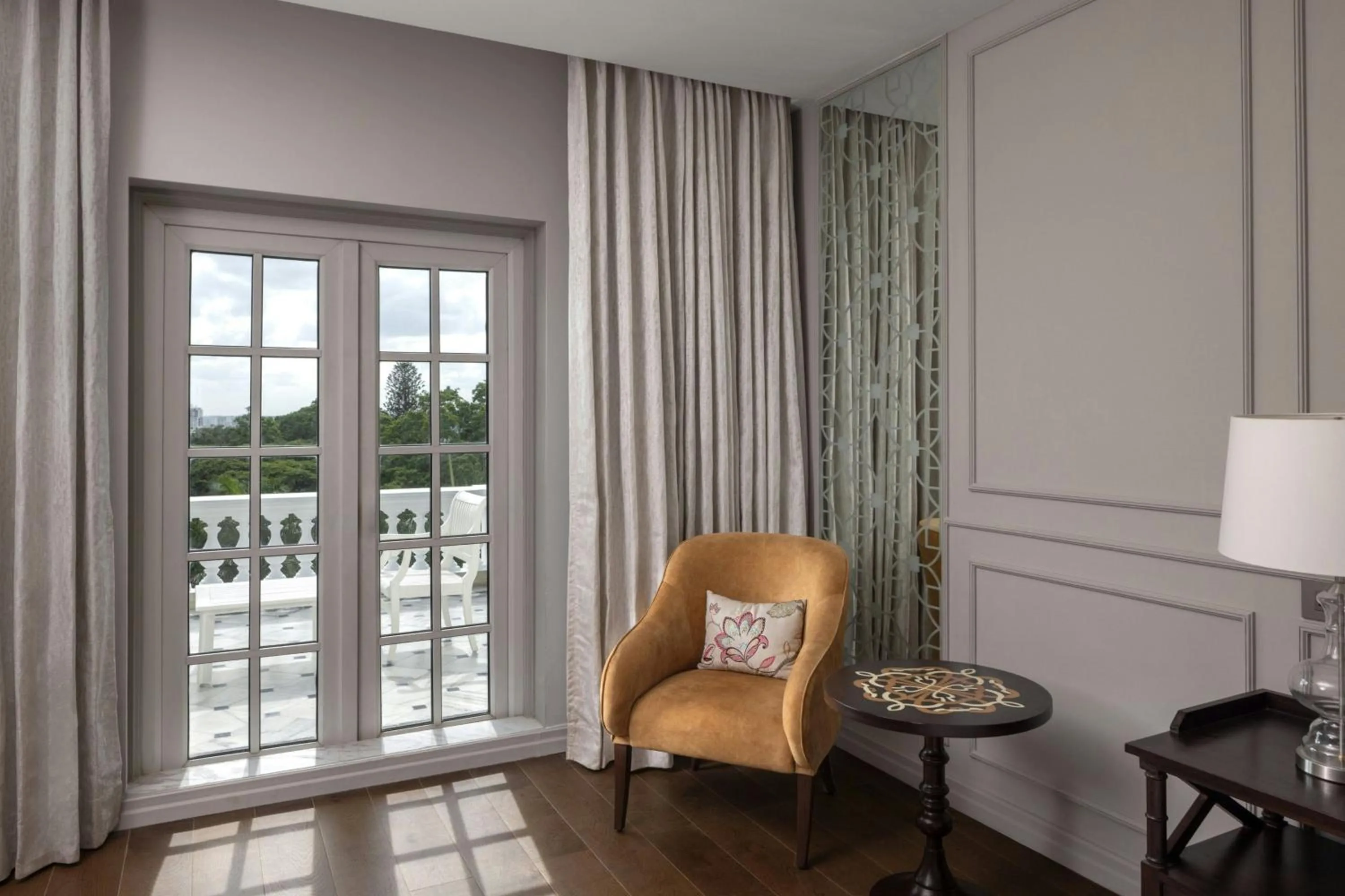 Photo of the whole room in ITC Windsor, a Luxury Collection Hotel, Bengaluru