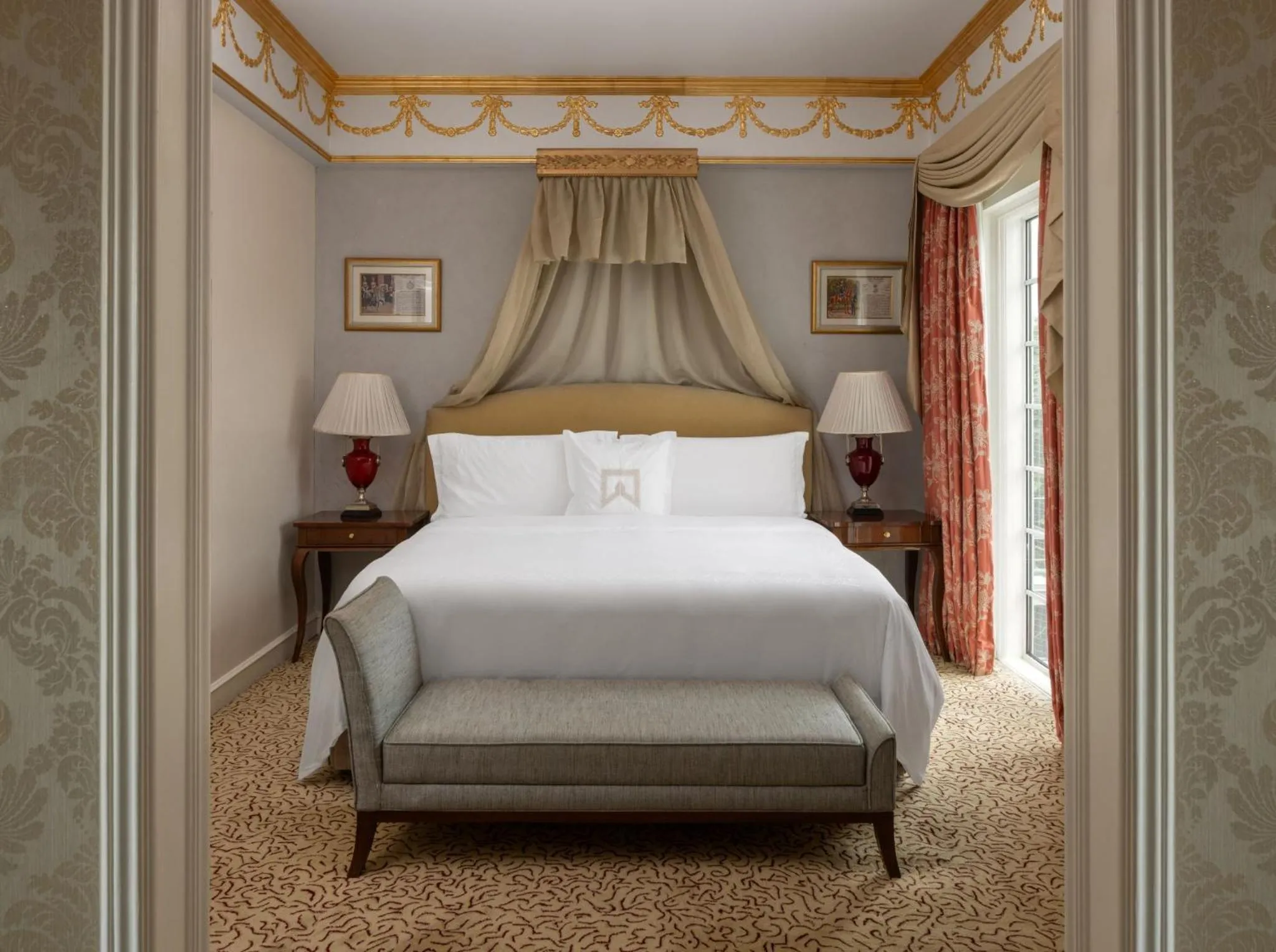 Photo of the whole room, Bed in ITC Windsor, a Luxury Collection Hotel, Bengaluru