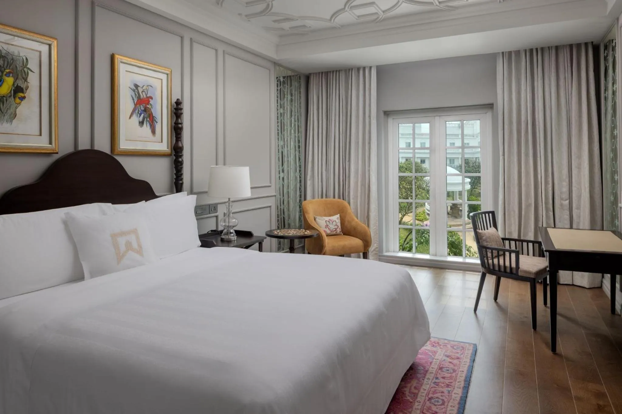 Photo of the whole room, Bed in ITC Windsor, a Luxury Collection Hotel, Bengaluru