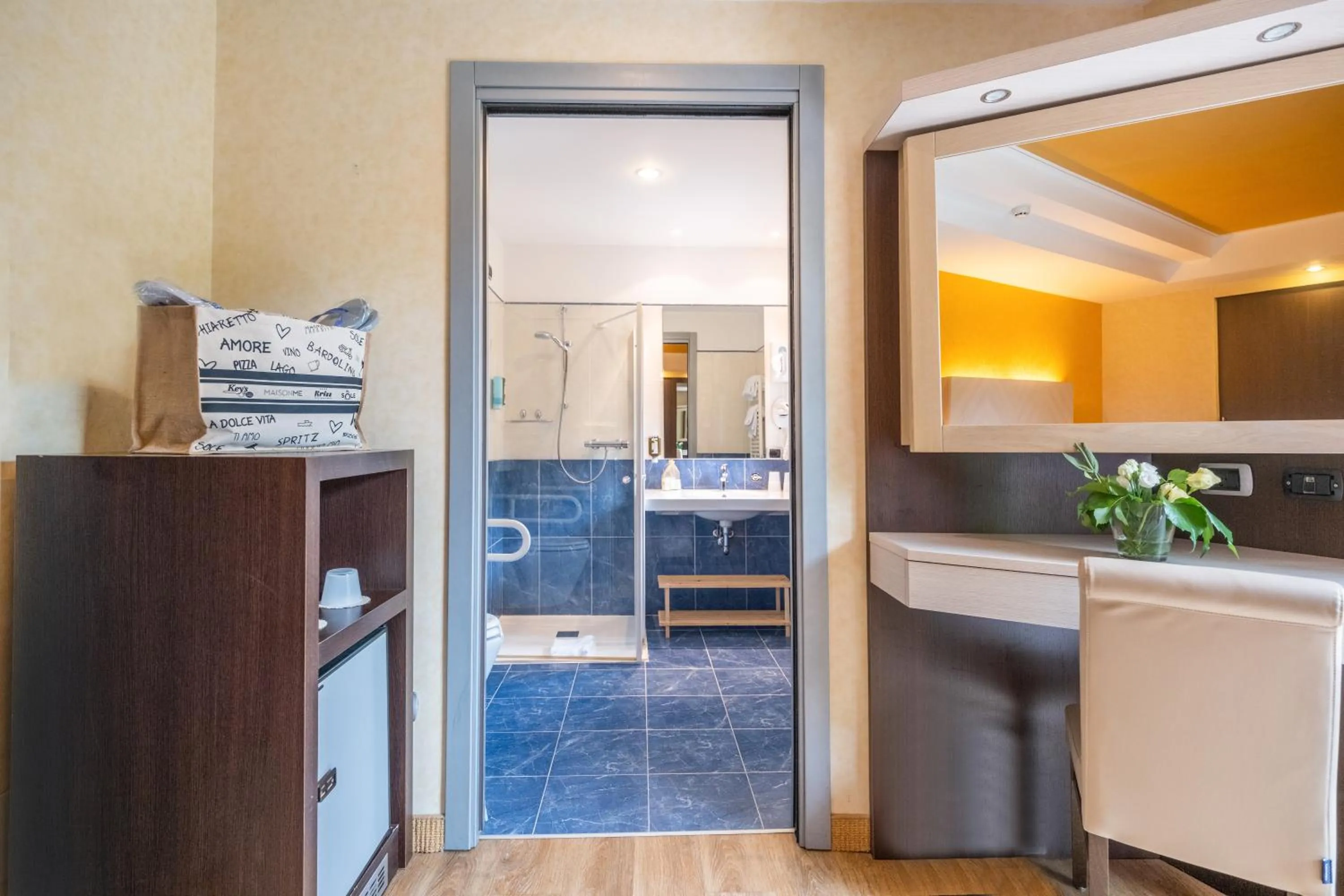 Bathroom, Bed in Kriss Internazionale Hotel